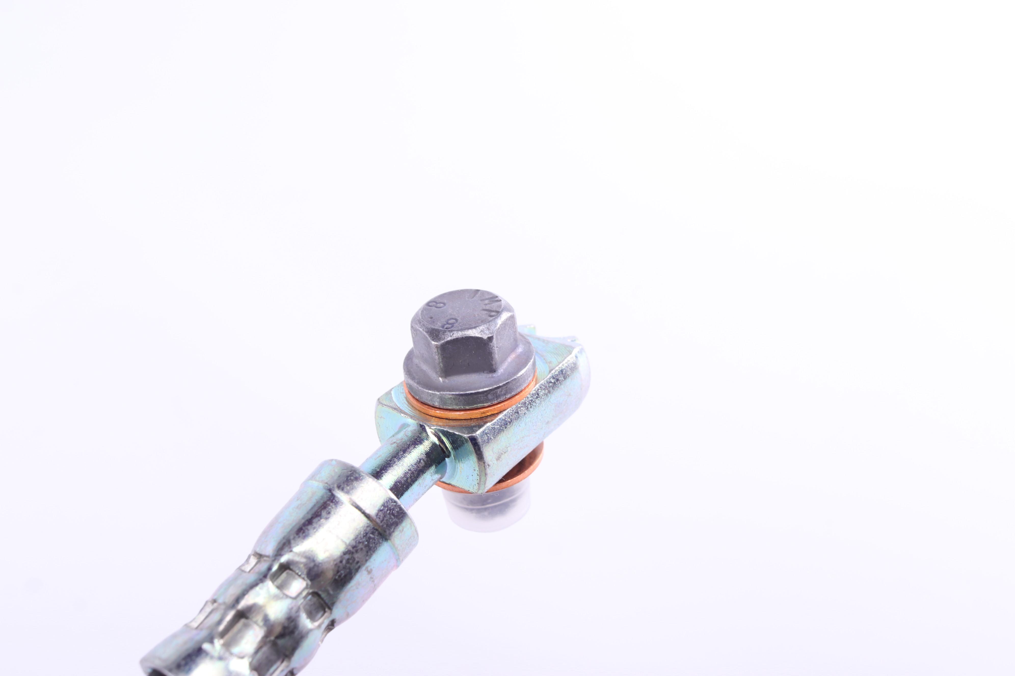 Шланг гальмівний (задній) BMW X5 (E53) 3.0d/3.0i-4.8is 00-06 (R) (570mm)