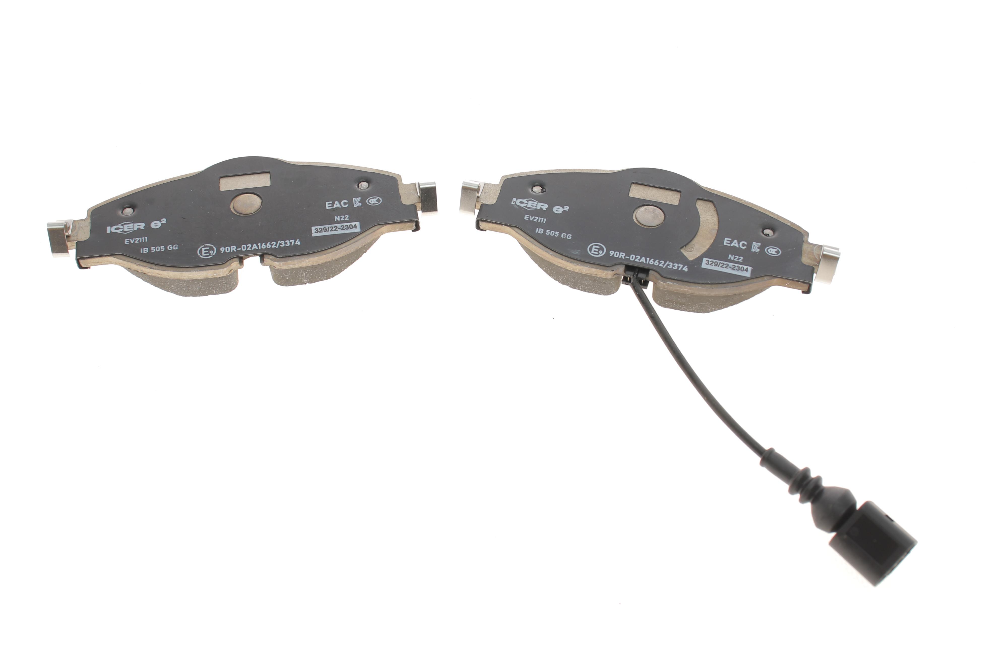 Колодки гальмівні (передні) Audi Q2L e-Tron 19-/VW Golf VII e-golf 14-21 (+датчик)