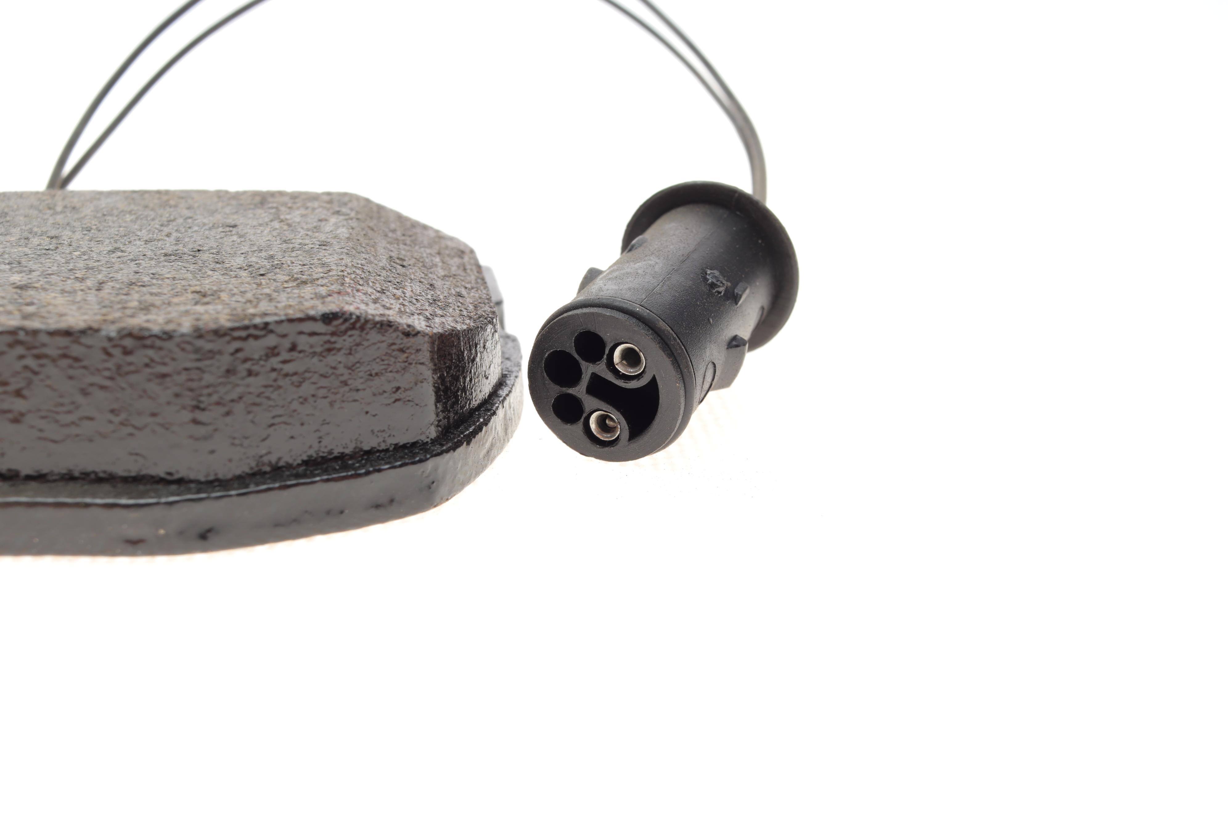 Колодки гальмівні (передні) Land Rover Discovery/Range Rover 88-98  (+ датчик)