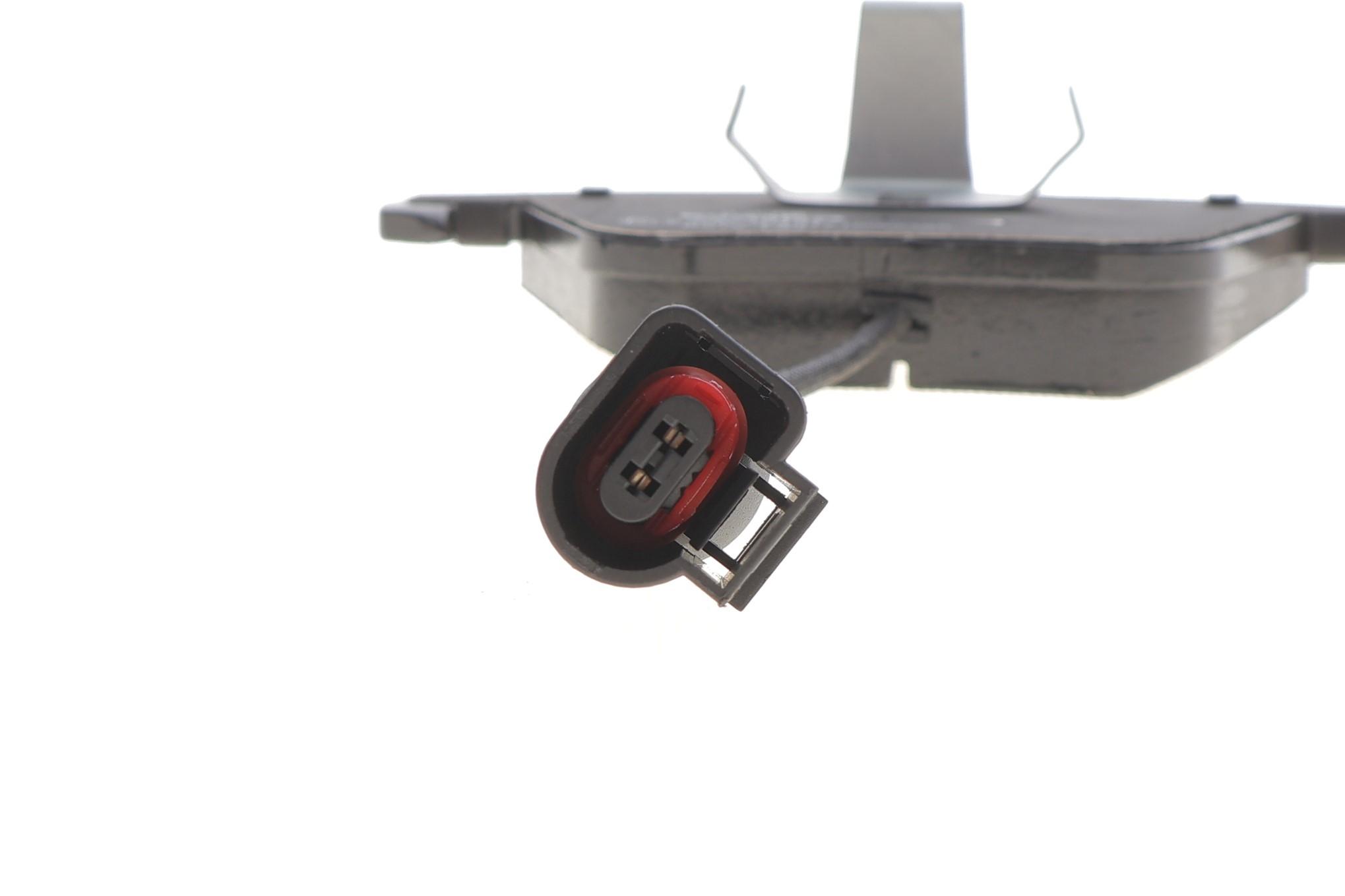 Колодки гальмівні (передні) VW Passat 05-10/Skoda Superb 08-15 (з датчиком)