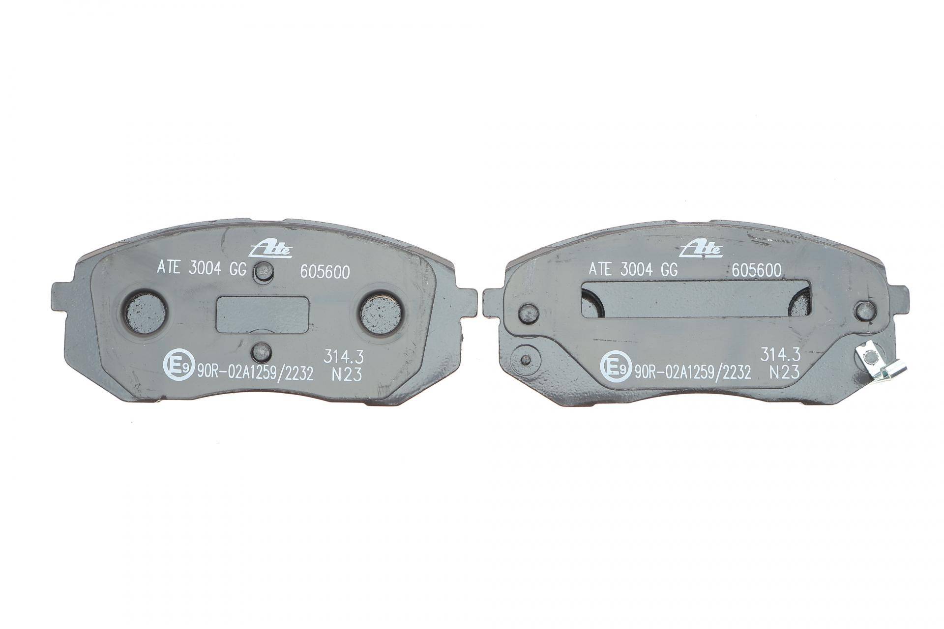 Колодки гальмівні (передні) Hyundai Tucson 15-/ I40 11-/ IX35 10-/ Kia Sportage 04- (Sumitomo)