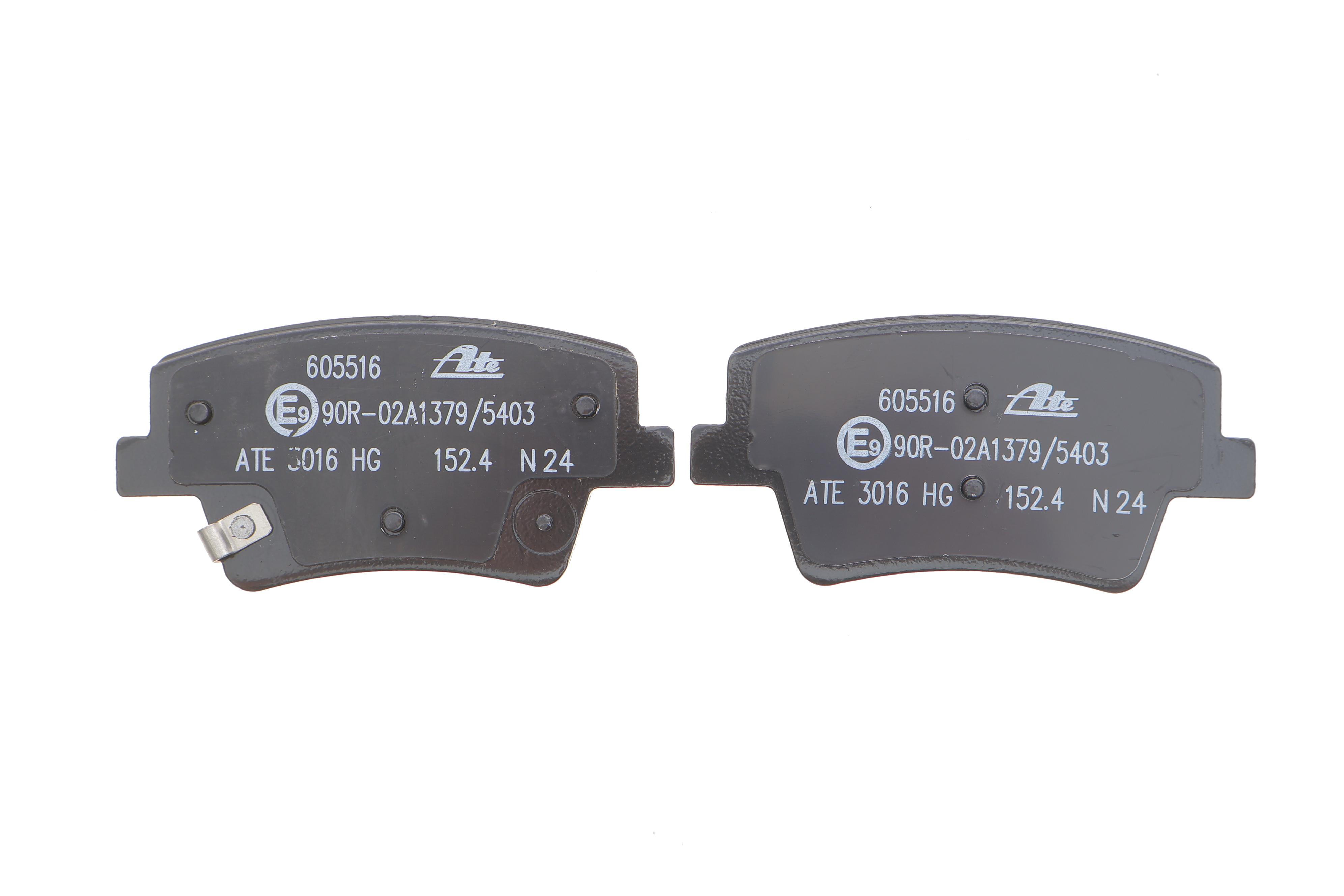 Колодки гальмівні (задні) Hyundai Santa Fe IV 18- (Mando) (з датчиком)