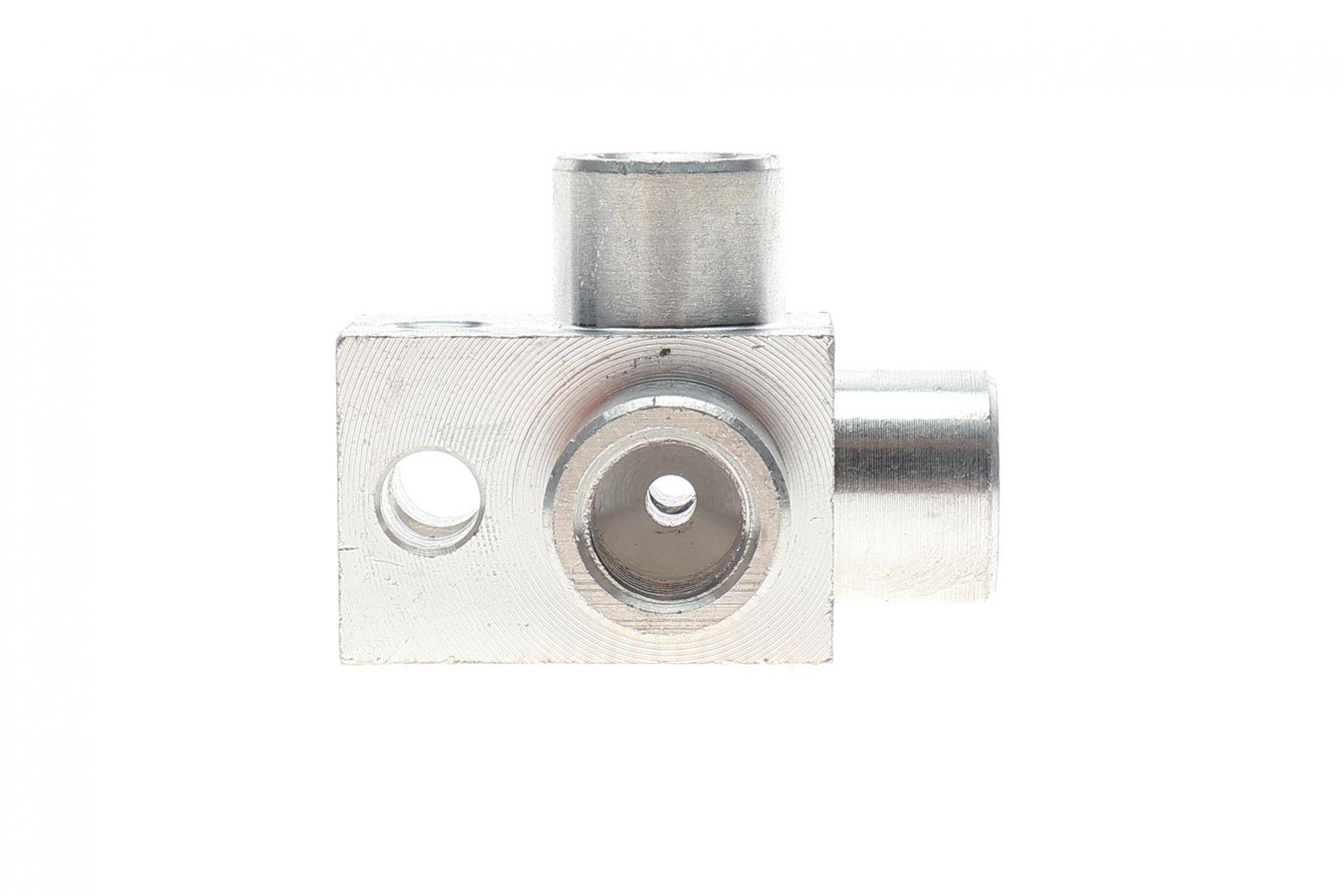 З'єднувач трубки гальмівний (M10x1) (мама/мама/мама) = 171-O4A-10