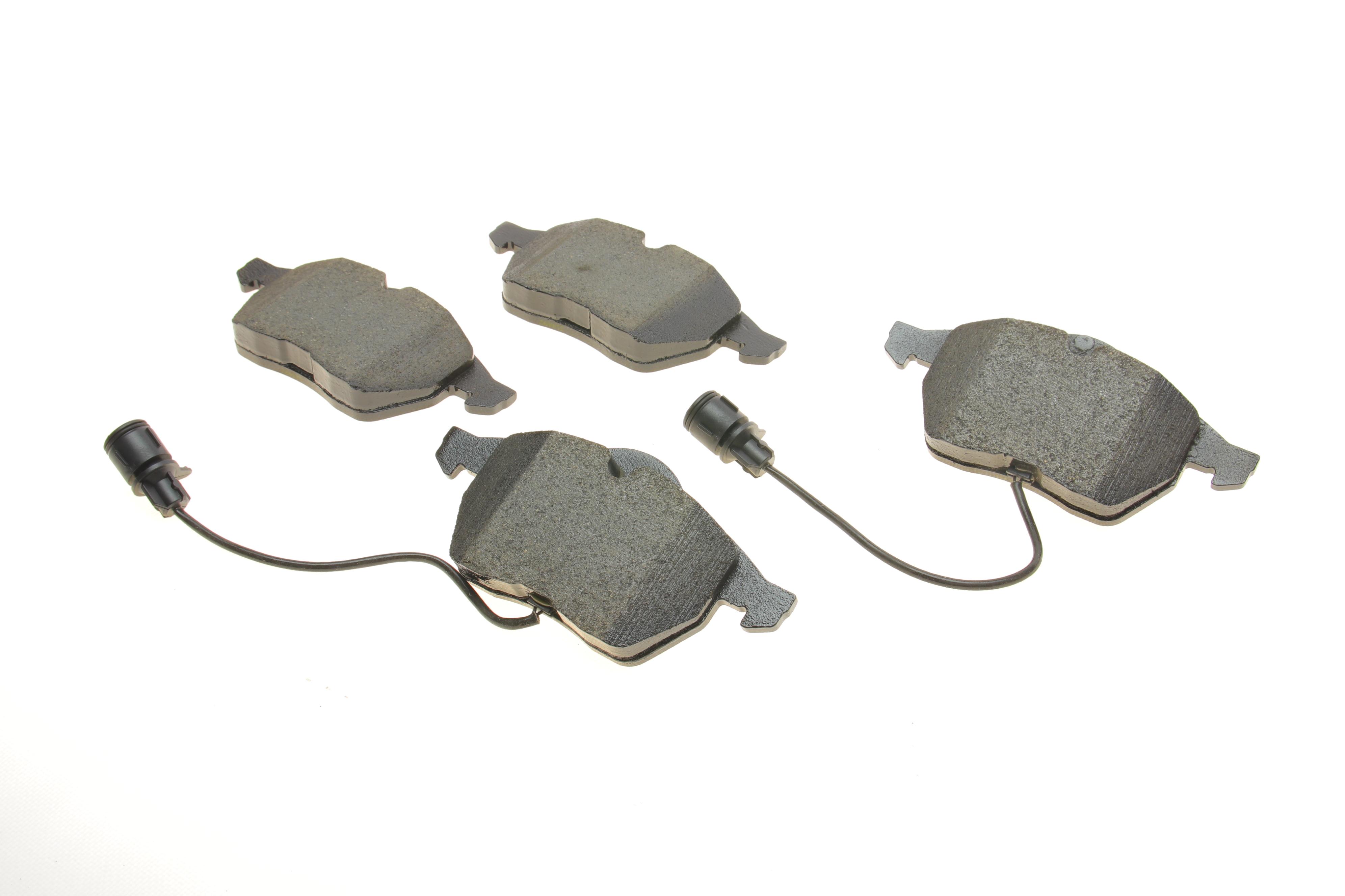 Колодки гальмівні (передні) Audi 100 90-94/Audi A6 94-97 (+датчики)