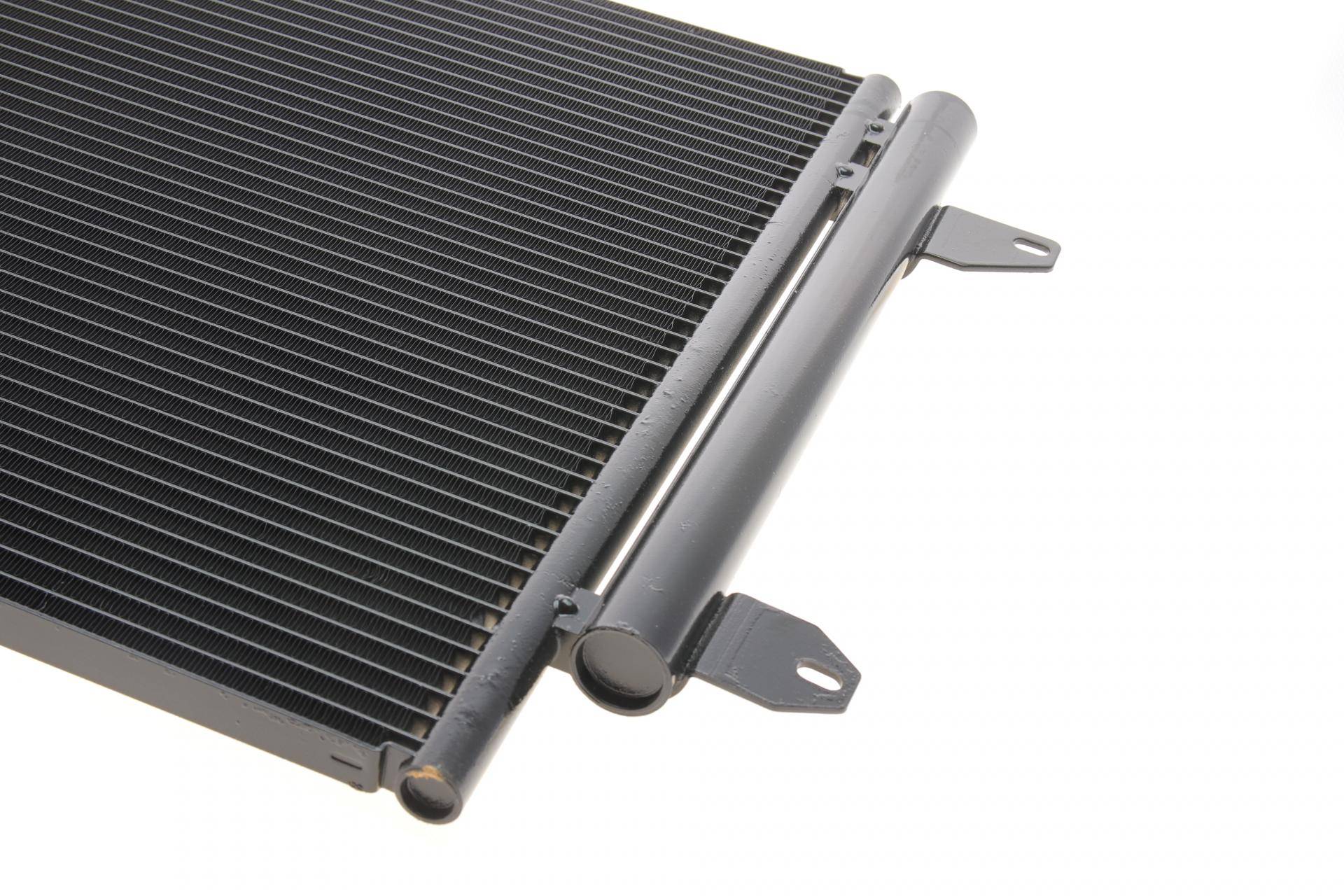 Радіатор кондиціонера VW Caddy III 03-