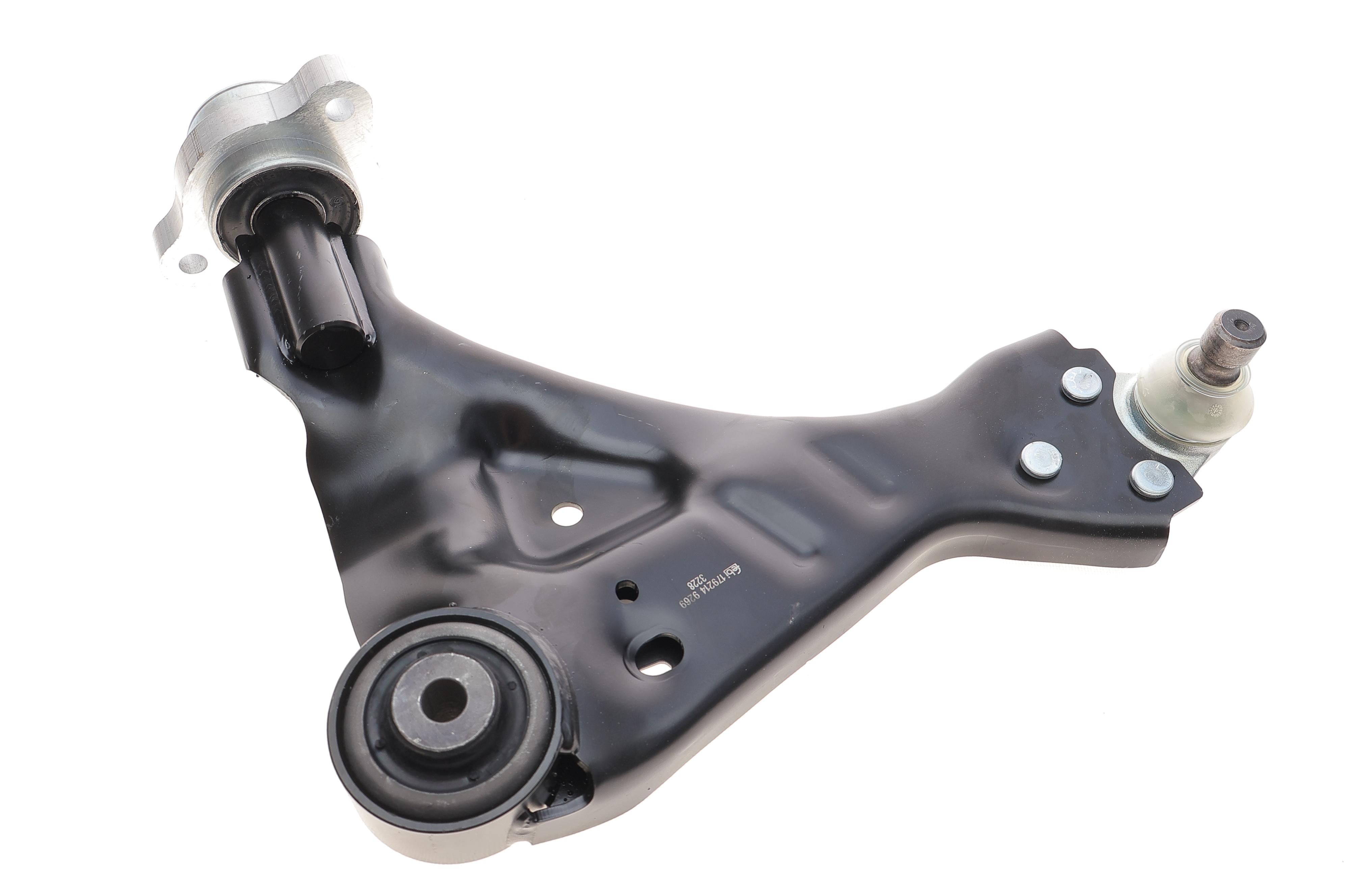 Рычаг подвески (передний/снизу) (R) MB Vito (W639) 03-