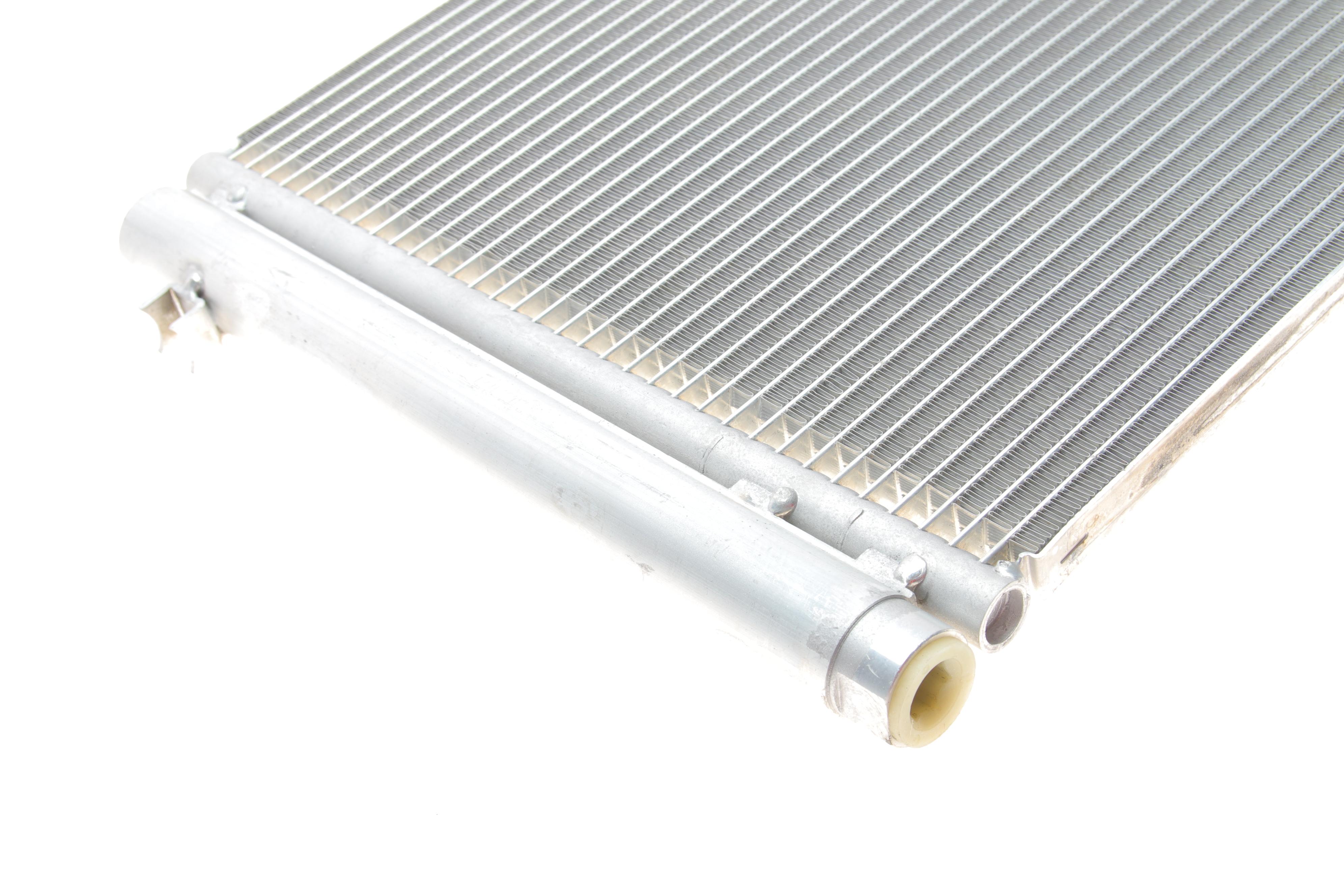 Радіатор кондиціонера BMW 3 (E90/E91)/X1 (E84)/1.6-3.0D 04-16 (N47/N57/N55)