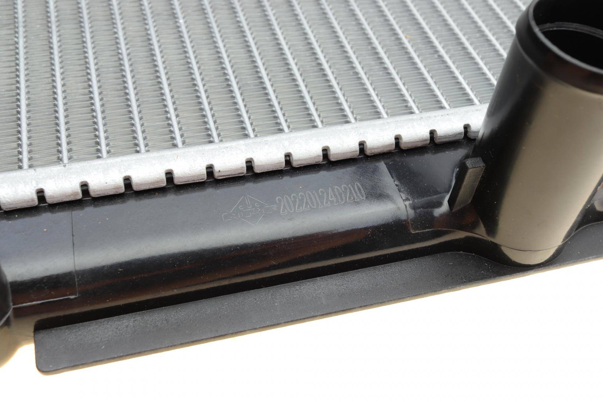 Радіатор охолодження Toyota Yaris 1.4D 11-