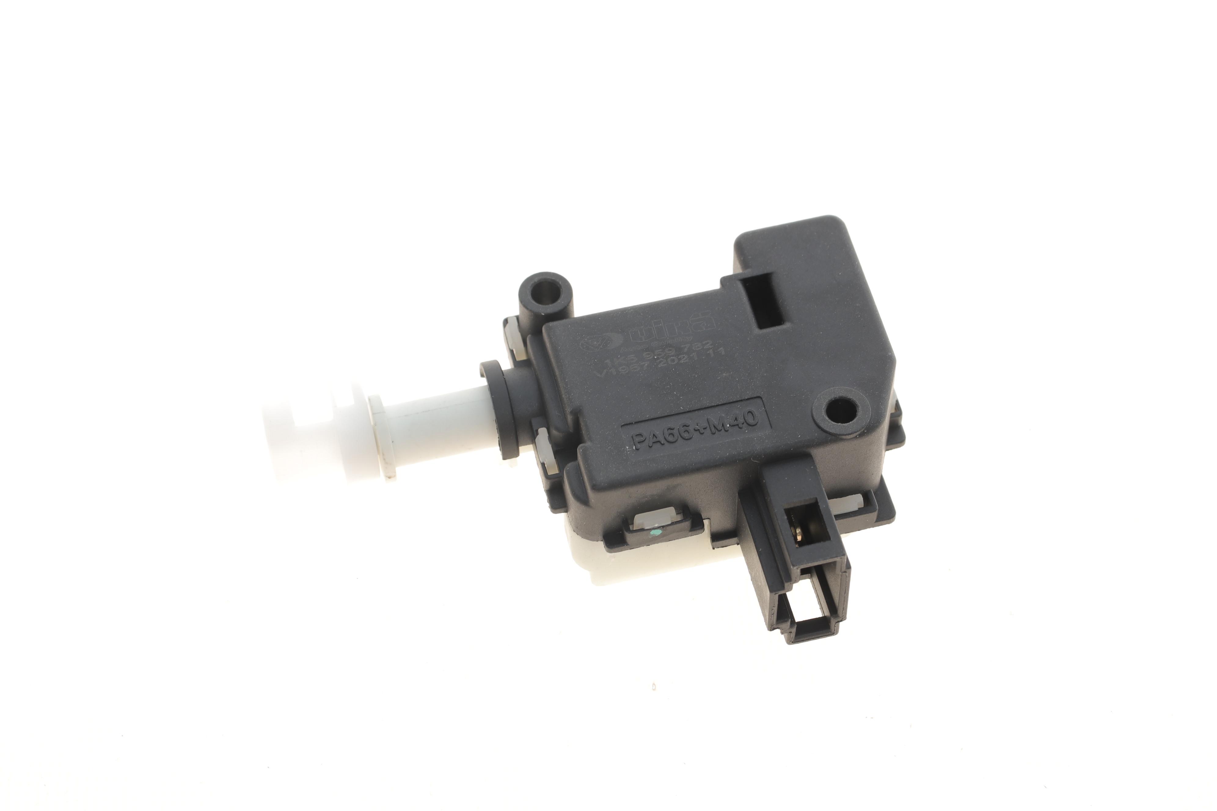 Замок лючка бака топливного Skoda Octavia/Superb/VW Golf IV/Passat 96-10