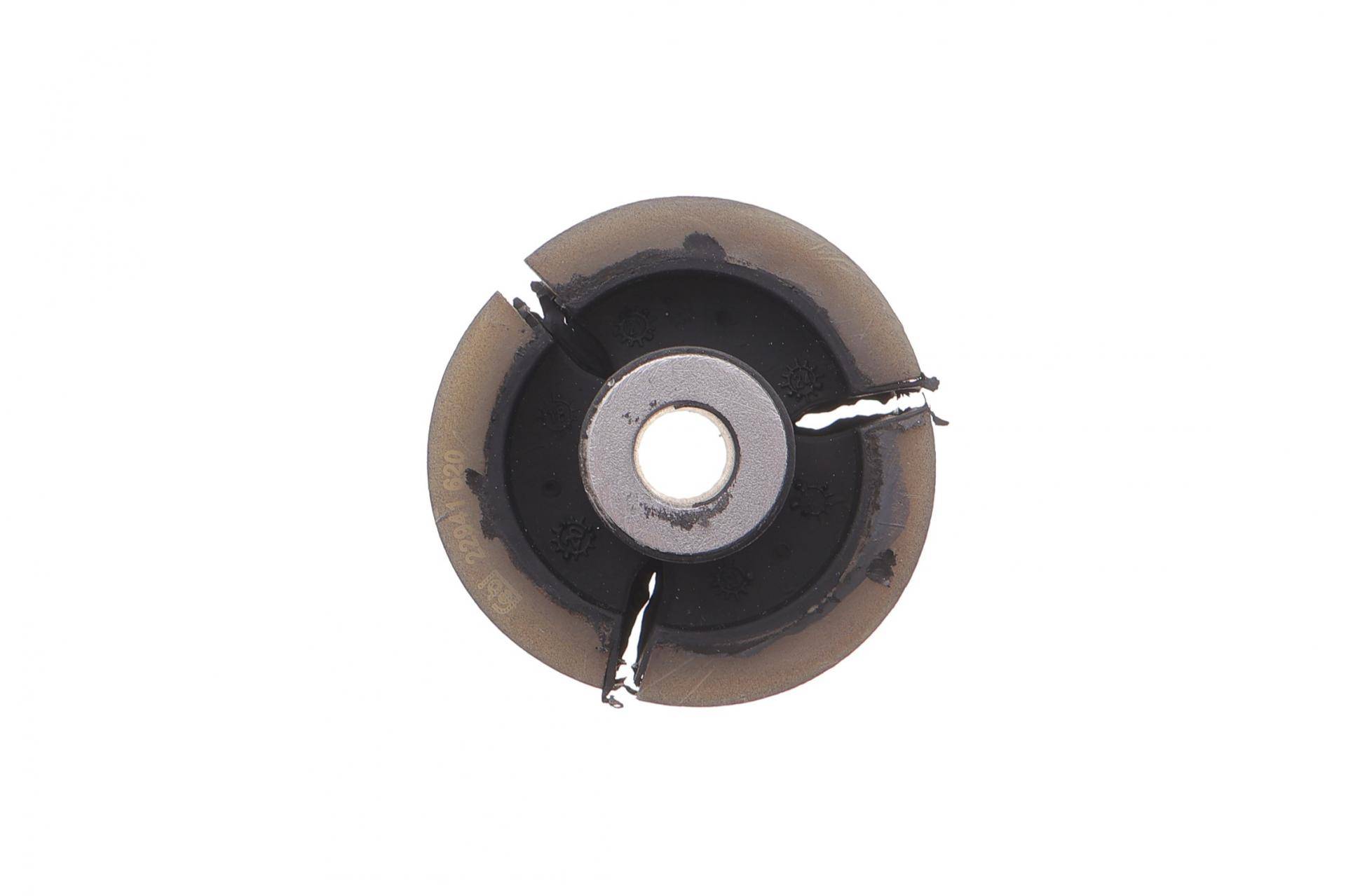 Сайлентблок важеля (заднього/знизу/спереду) Volvo 740/940/960 -98