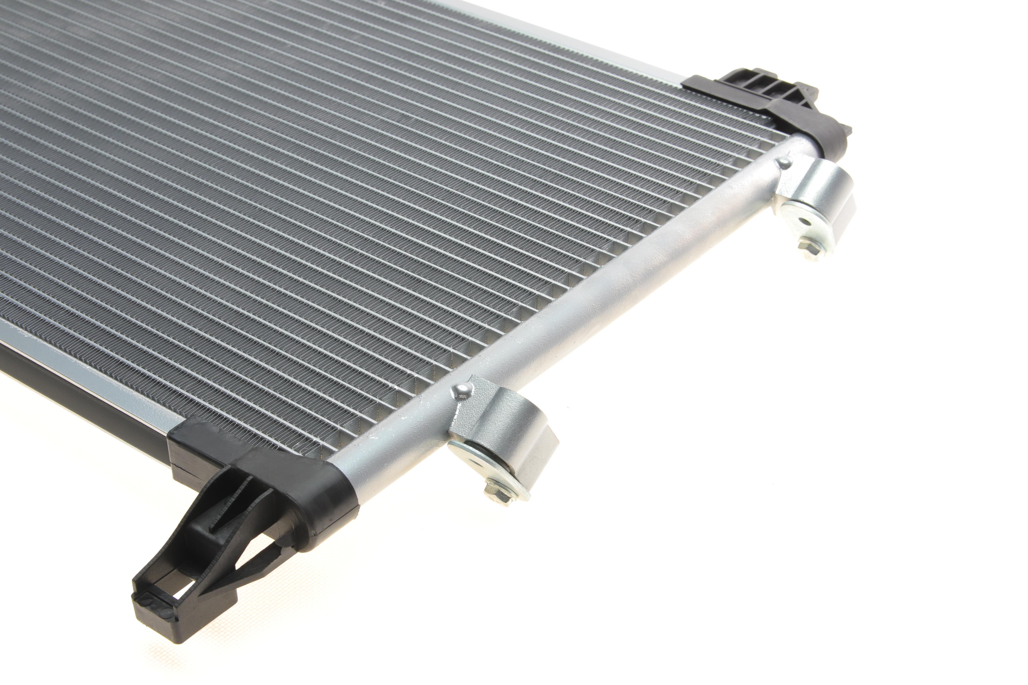 Радіатор кондиціонера (з осушувачем) Toyota Yaris 1.0/1.3VVT-i 05-11