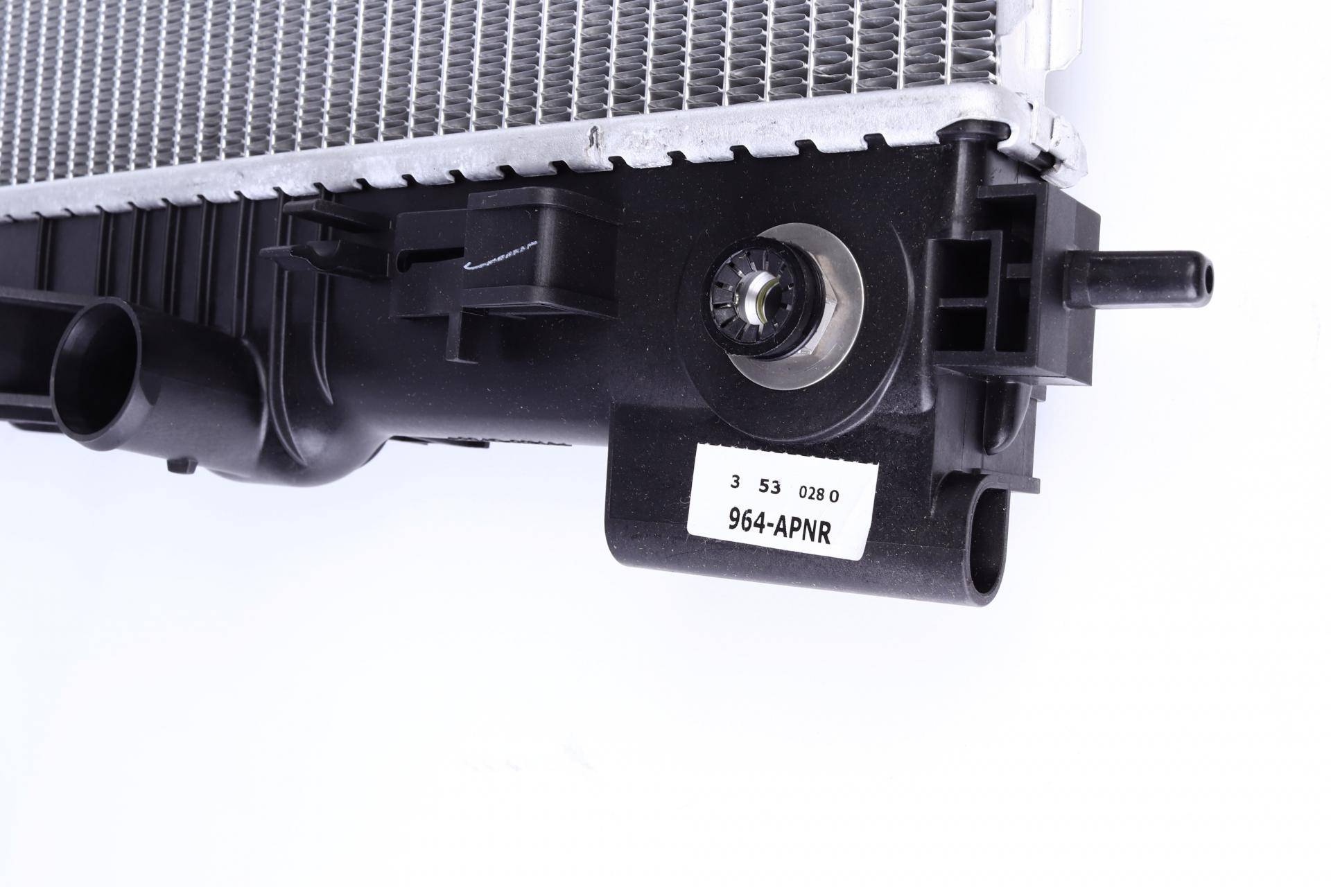 Радіатор охолодження Opel Astra/Zafira 1.4-1.8 09-