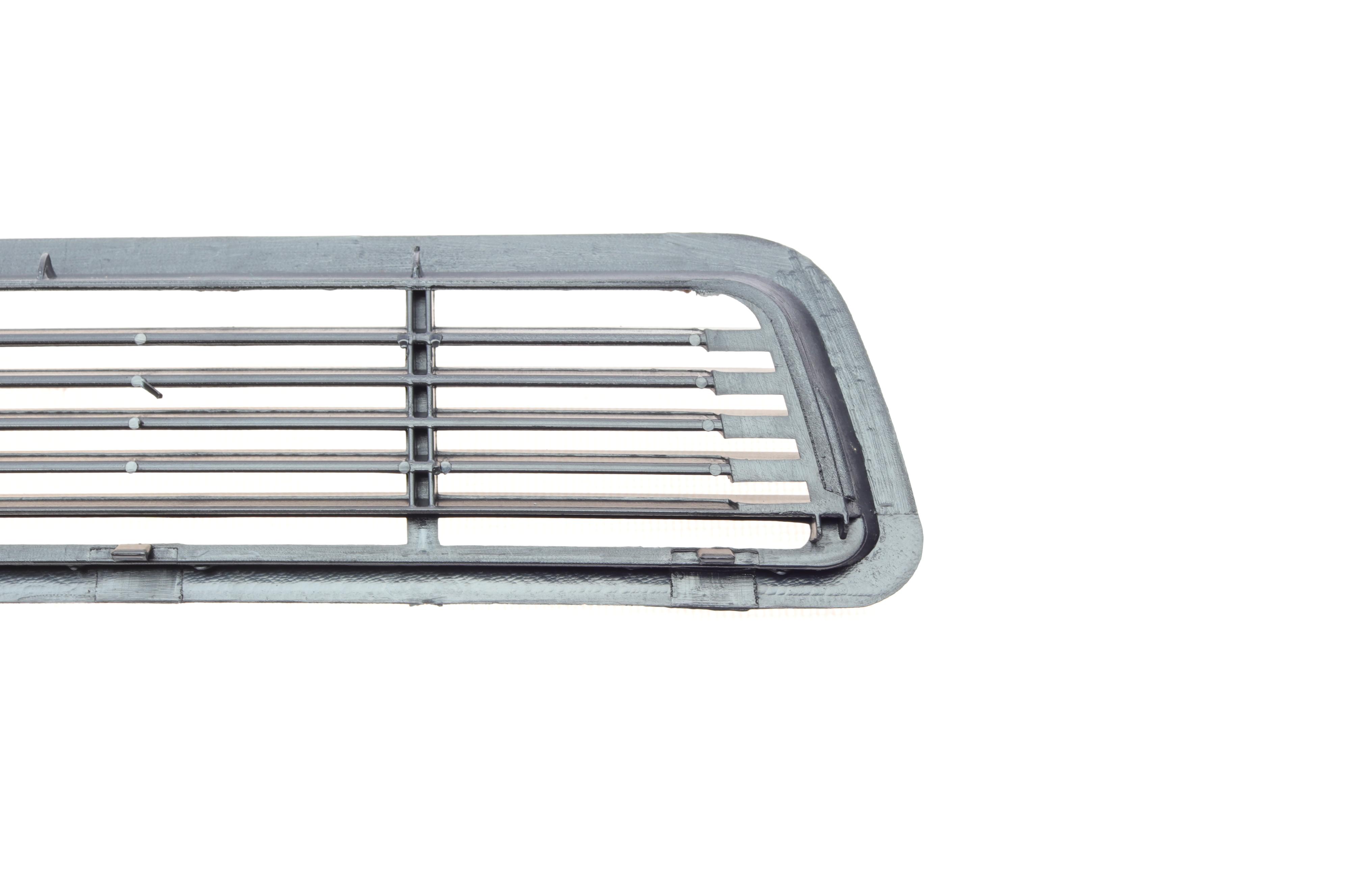 Решетка капота MB Sprinter -03