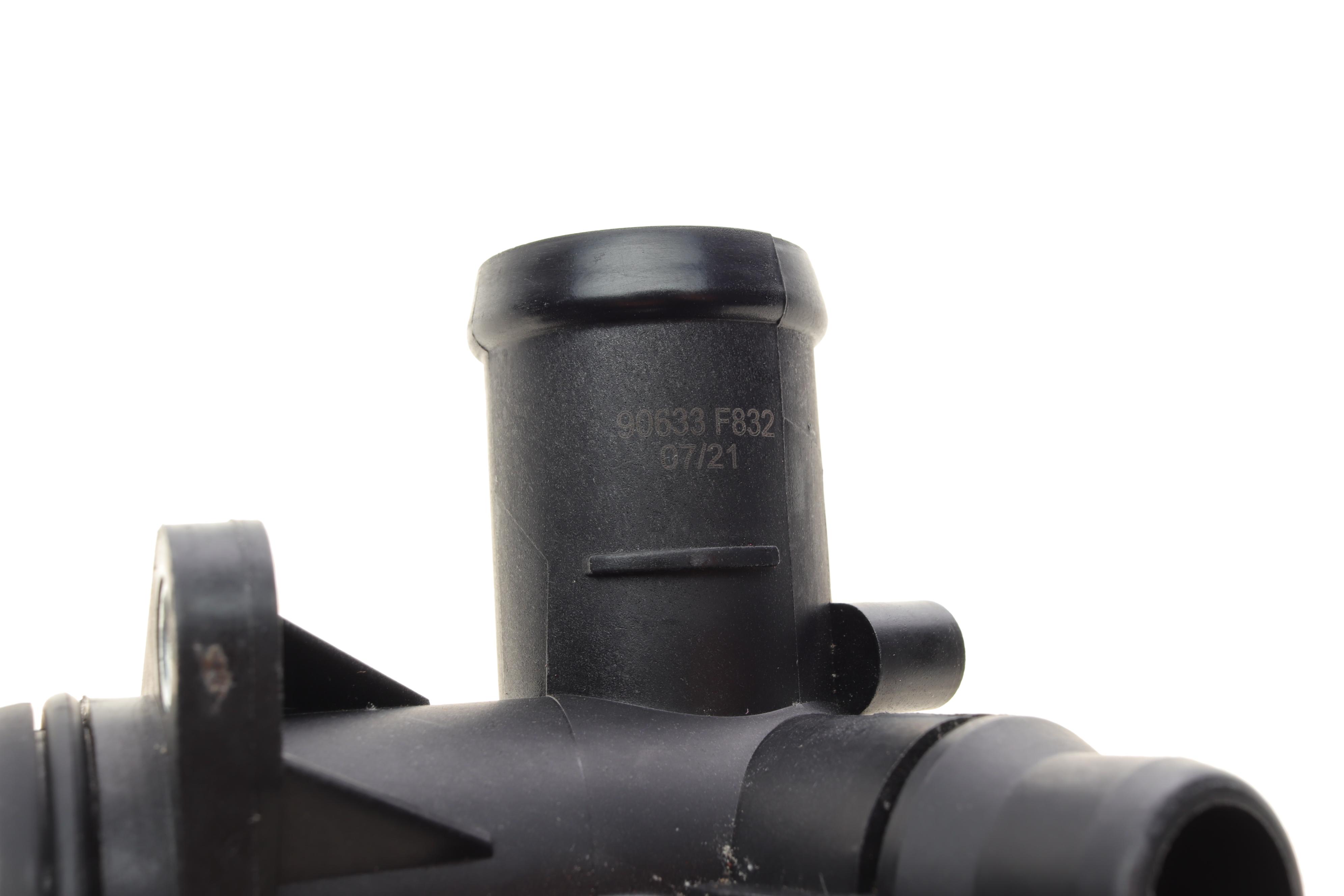 Фланець системи охолодження Audi A4/A6 2.0TFSI 04-11