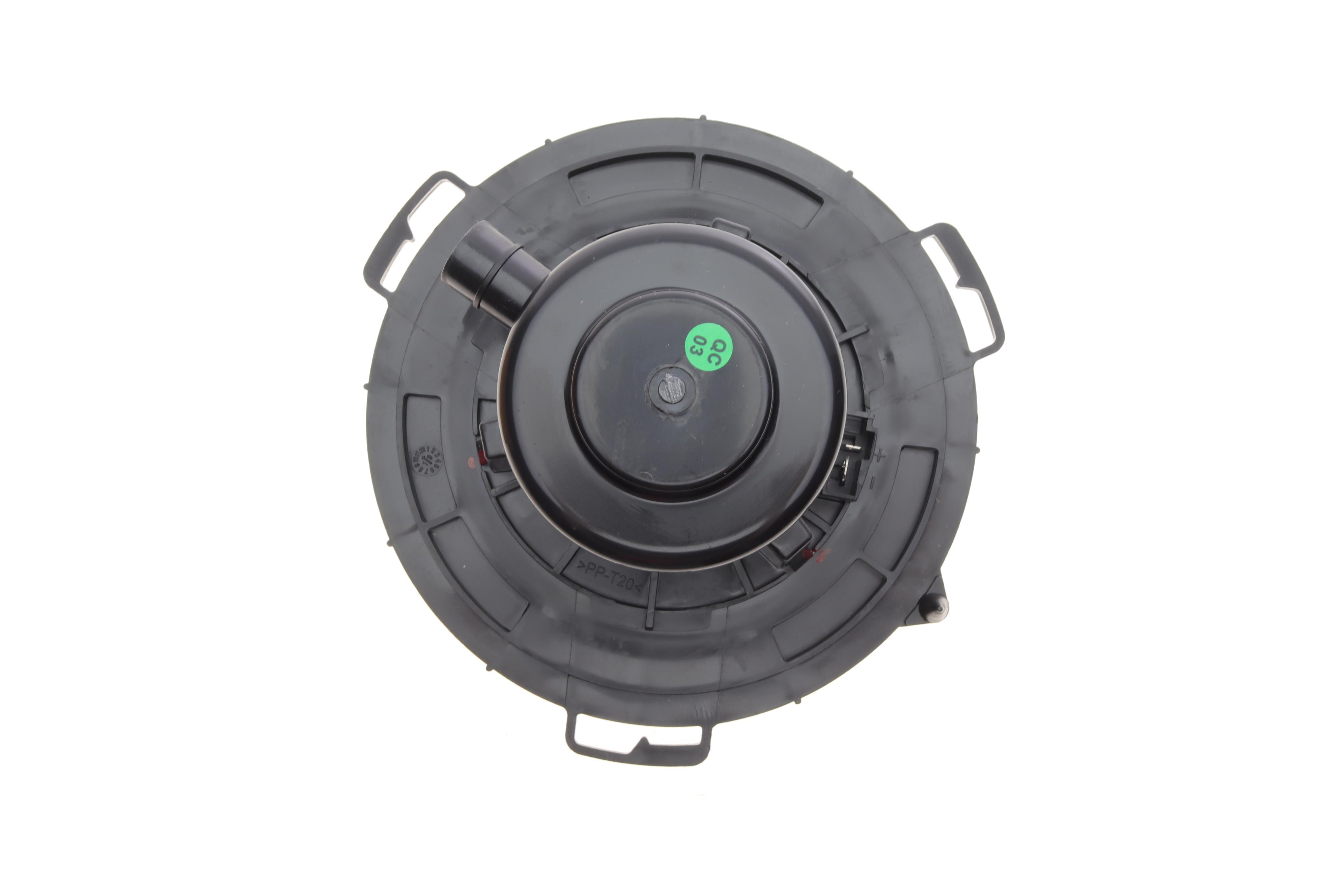 Моторчик пічки Mazda 3/5 1.3-2.0 03-