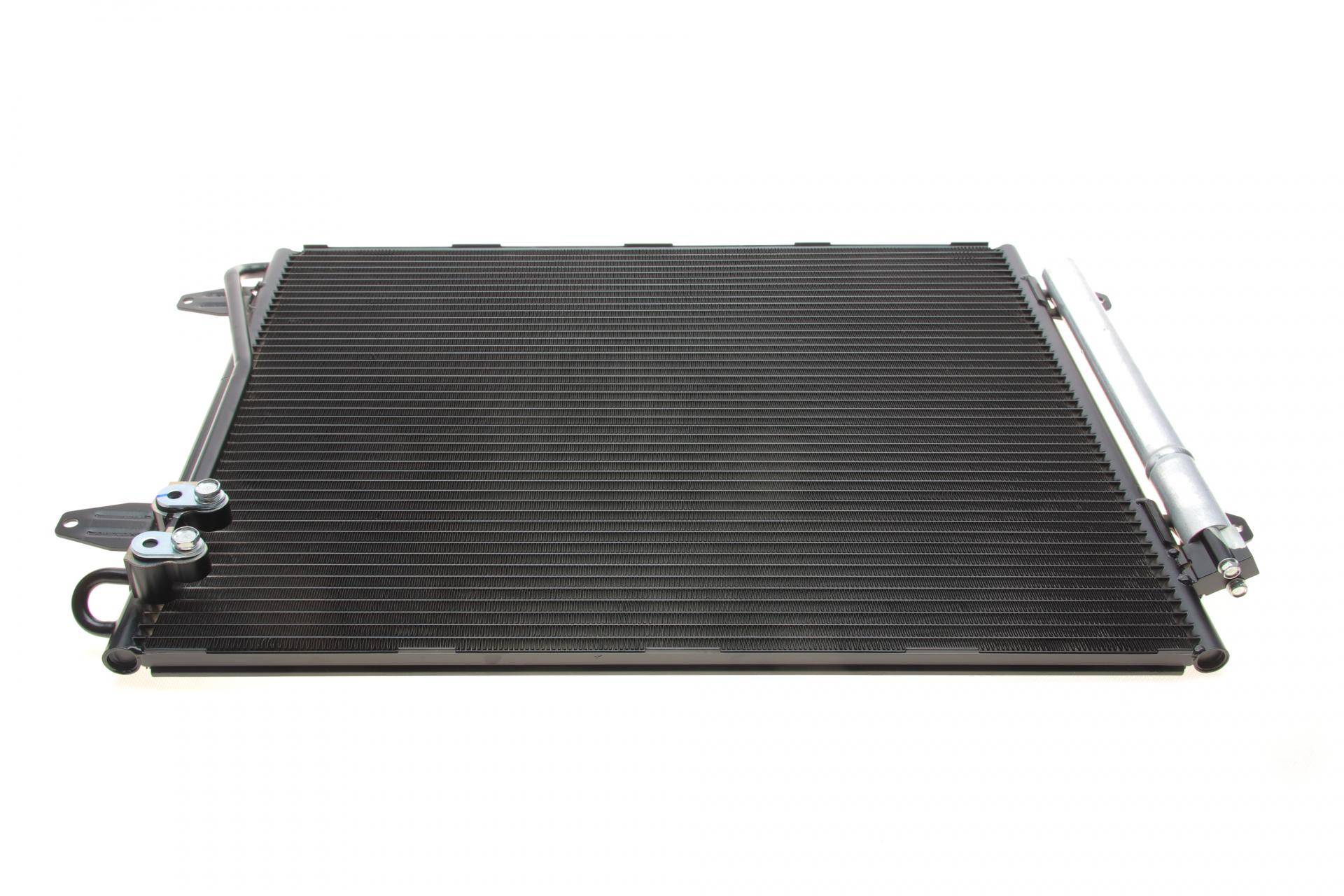 Радіатор кондиціонера (з осушувачем) VW Passat B8 1.4-2.0D 14-