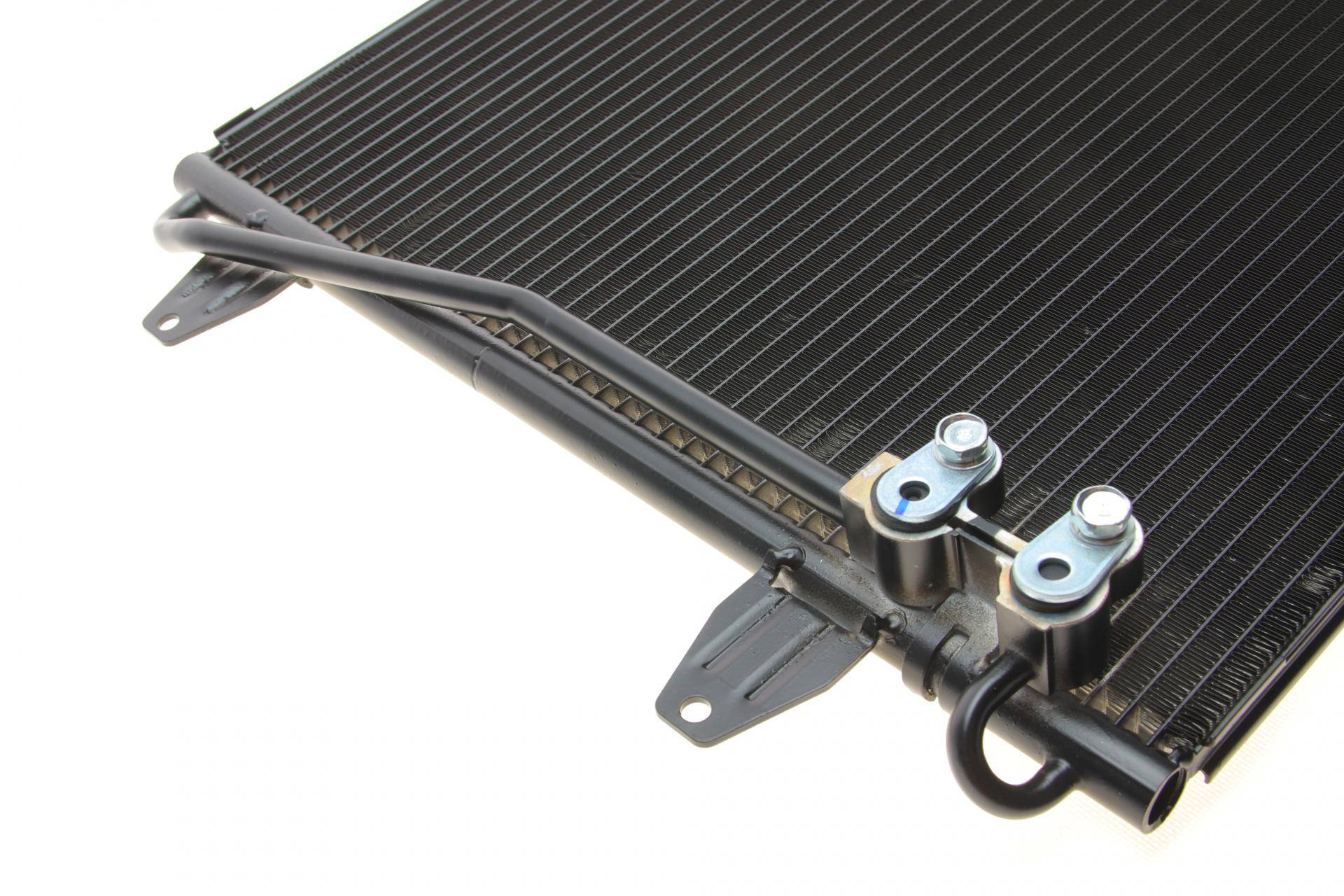 Радіатор кондиціонера (з осушувачем) VW Passat B8 1.4-2.0D 14-