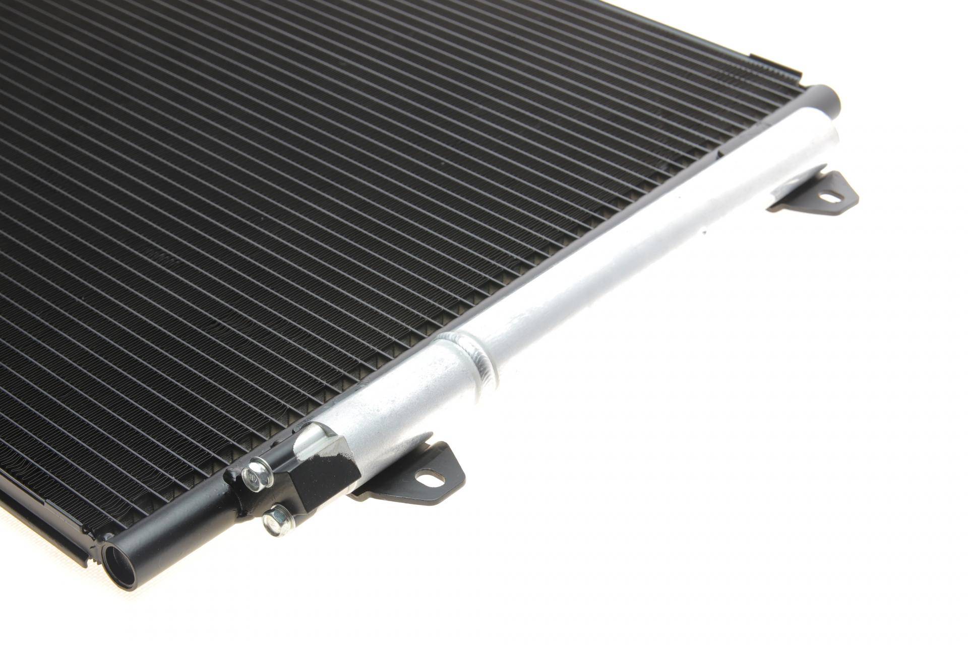 Радіатор кондиціонера (з осушувачем) VW Passat B8 1.4-2.0D 14-