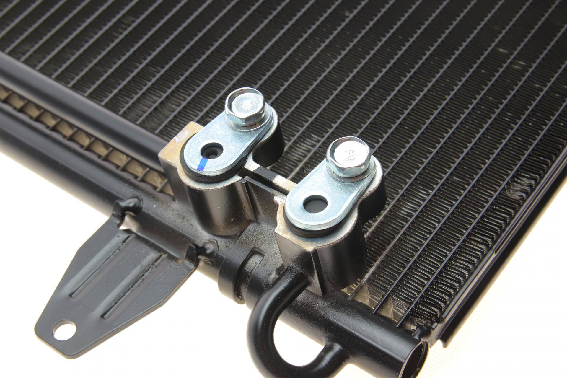 Радіатор кондиціонера (з осушувачем) VW Passat B8 1.4-2.0D 14-