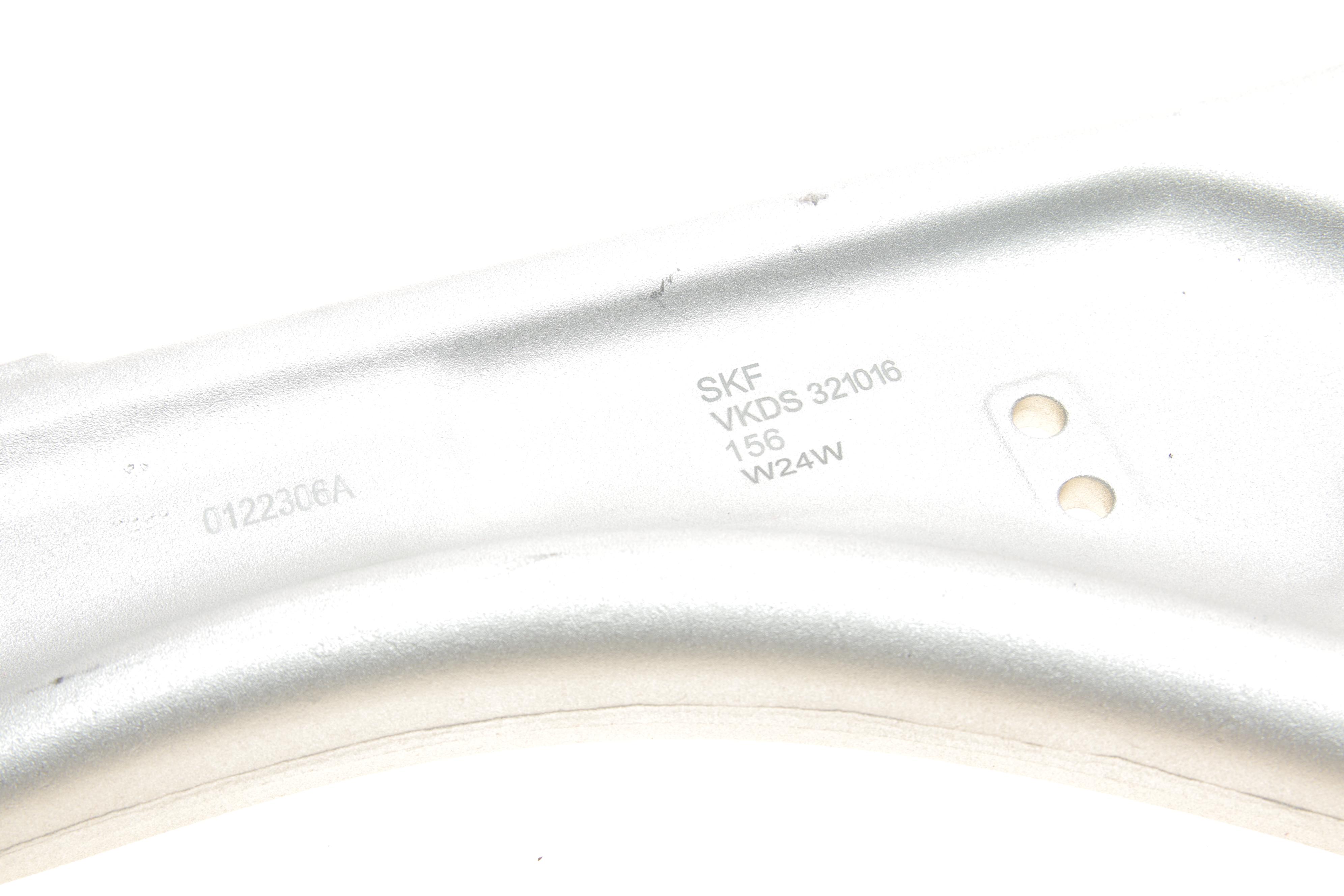 Рычаг подвески (передний/снизу) VW Passat 05-14/Tiguan 07-/Sharan 10- (без шаровой)