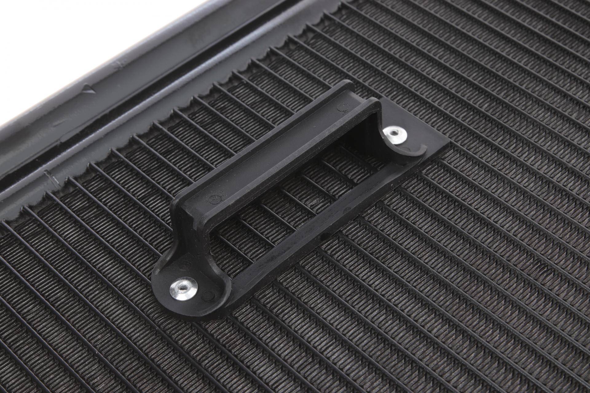 Радіатор кондиціонера (з осушувачем) Audi Q7/Porsche Cayenne/VW Touareg 2.5D/6.0 02-15