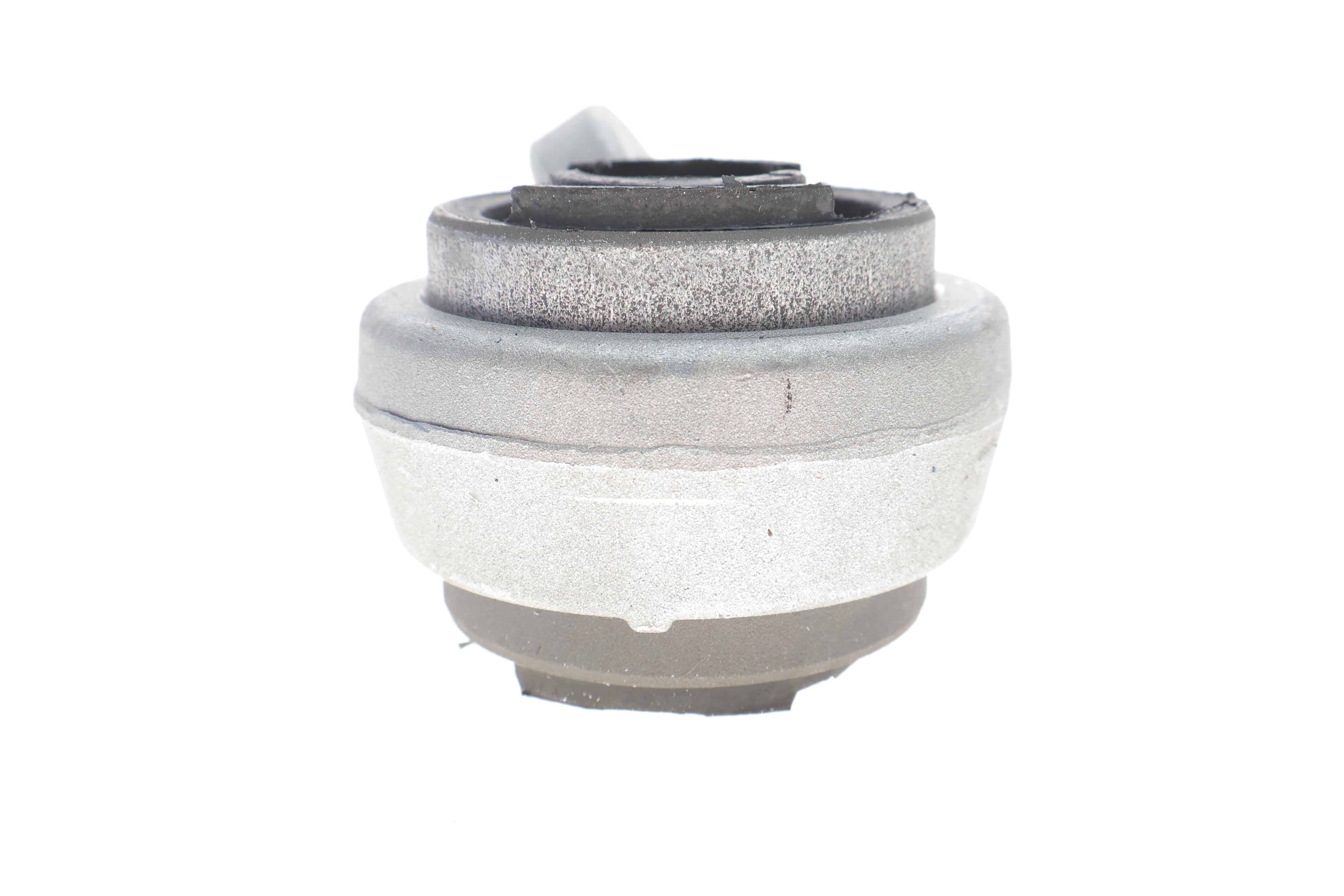 Сайлентблок важеля (переднього/знизу/ззаду) BMW 3 (E46) 98-07 (L)