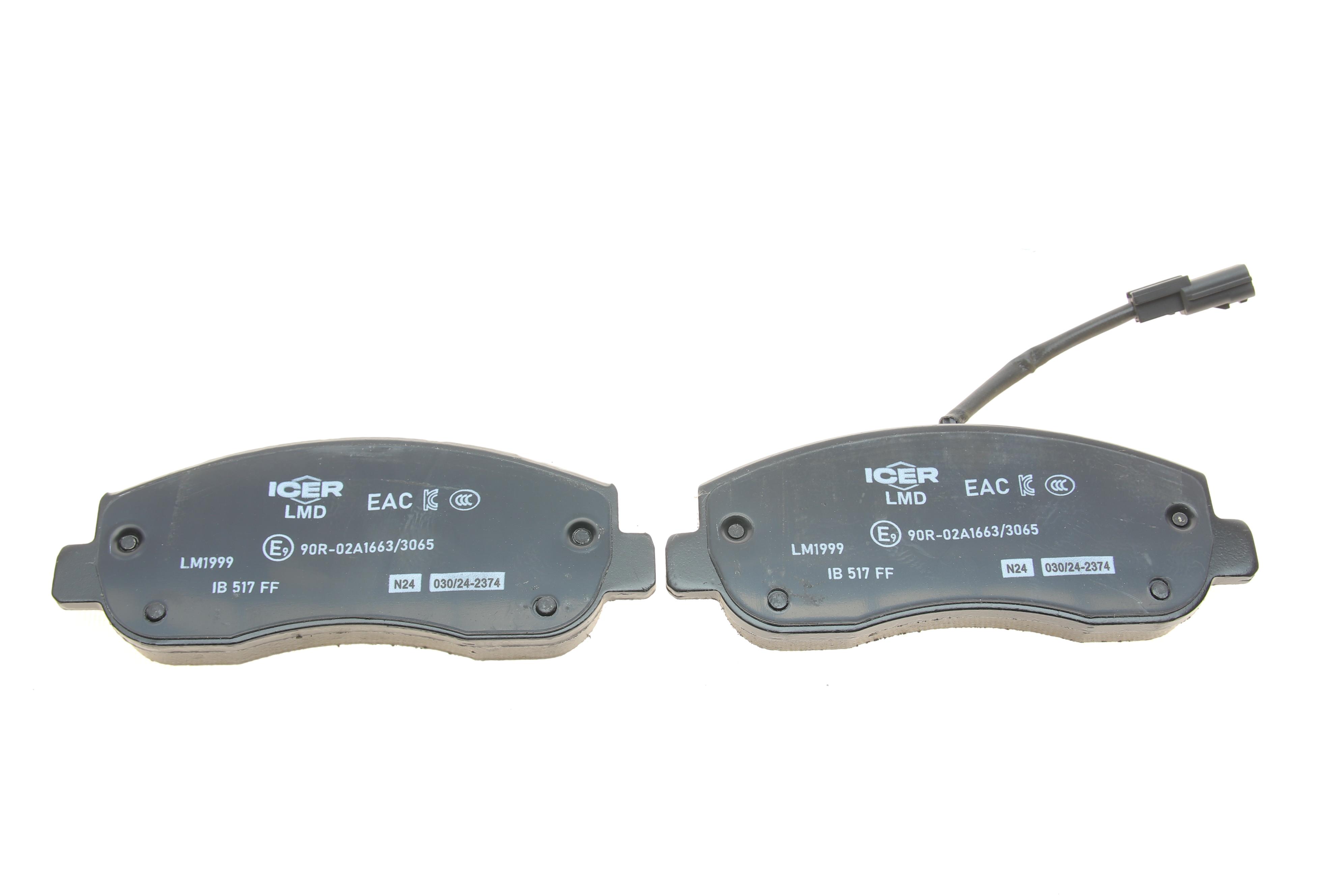 Колодки гальмівні (передні) Renault Master III/Opel Movano B/Nissan NV400 10- (+датчик)