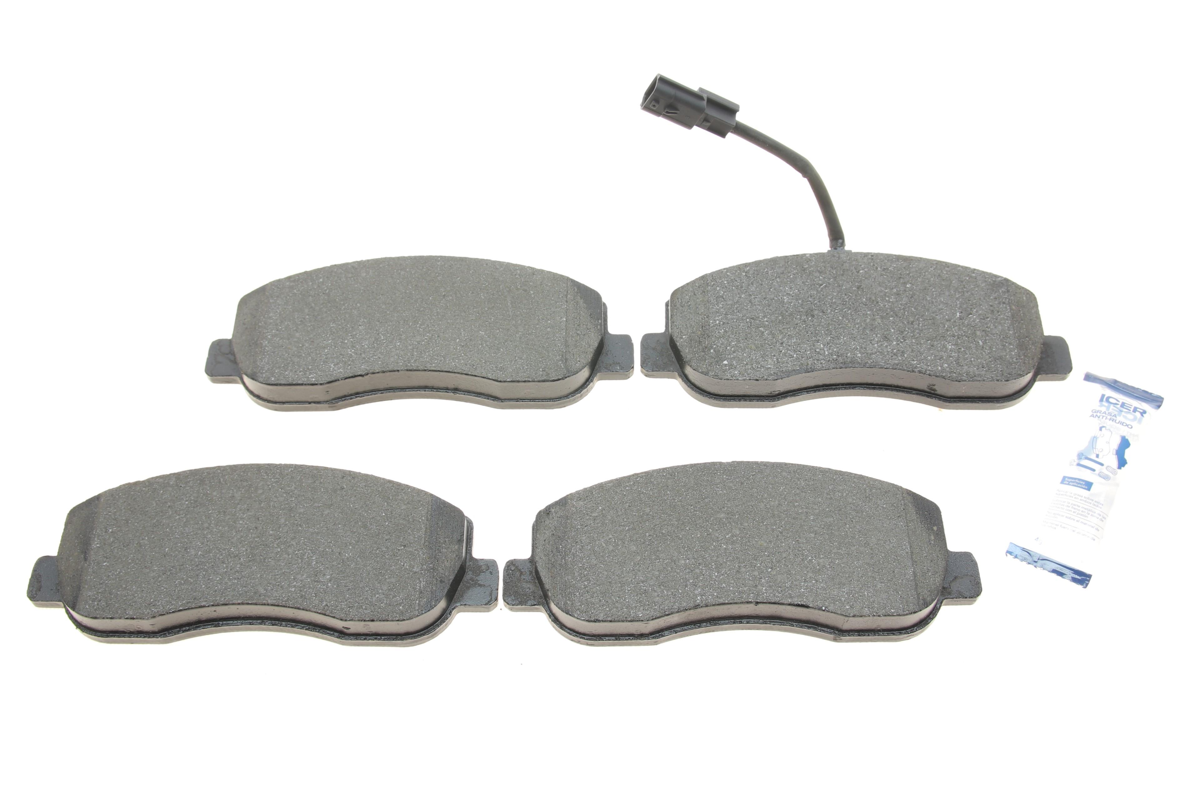 Колодки гальмівні (передні) Renault Master III/Opel Movano B/Nissan NV400 10- (+датчик)