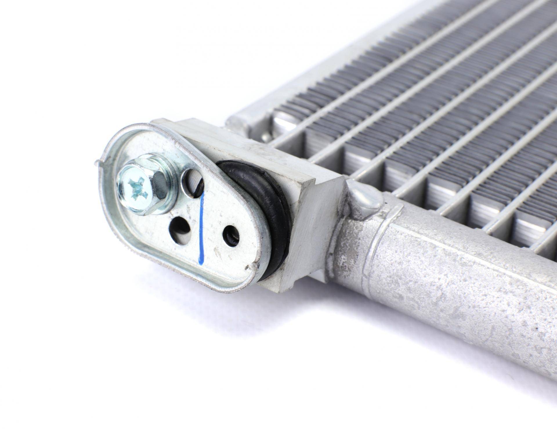 Радіатор кондиціонера Audi A4/Q5 1.8TFSI-3.0TDI 07-