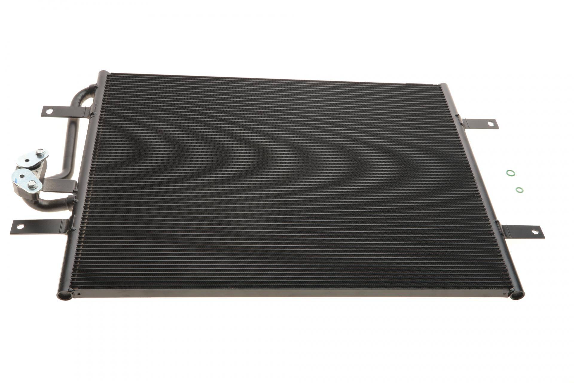 Радіатор кондиціонера VW Crafter/Golf VII/MAN TGE 14-