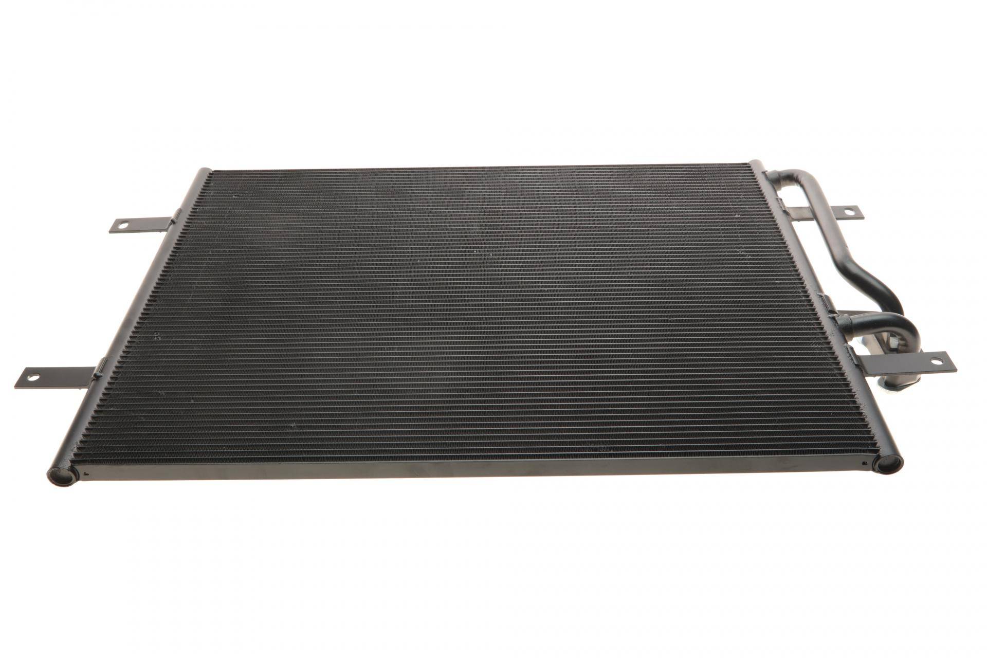 Радіатор кондиціонера VW Crafter/Golf VII/MAN TGE 14-