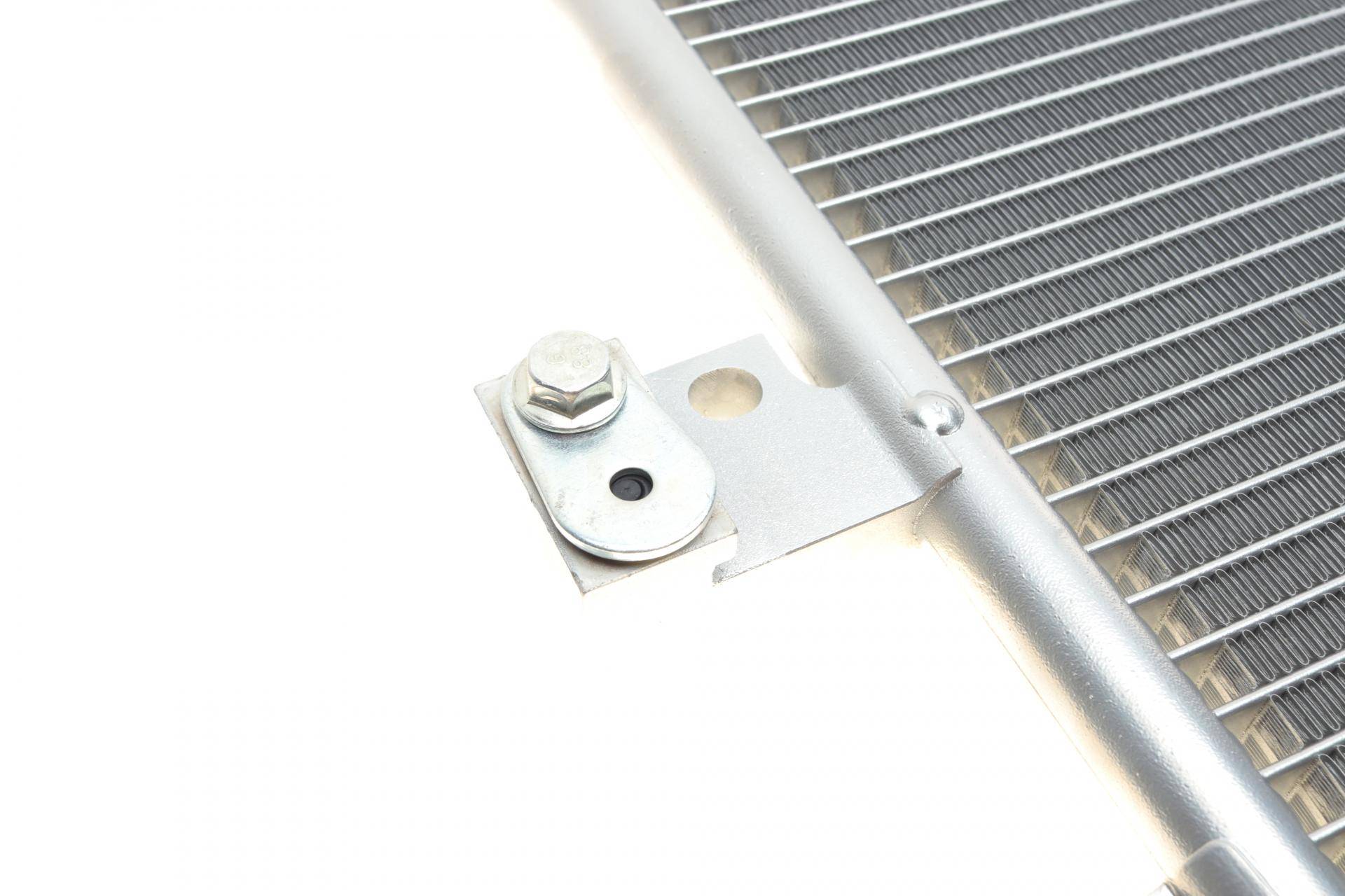 Радіатор кондиціонера SsangYong Actyon 2.0/2.3 05-