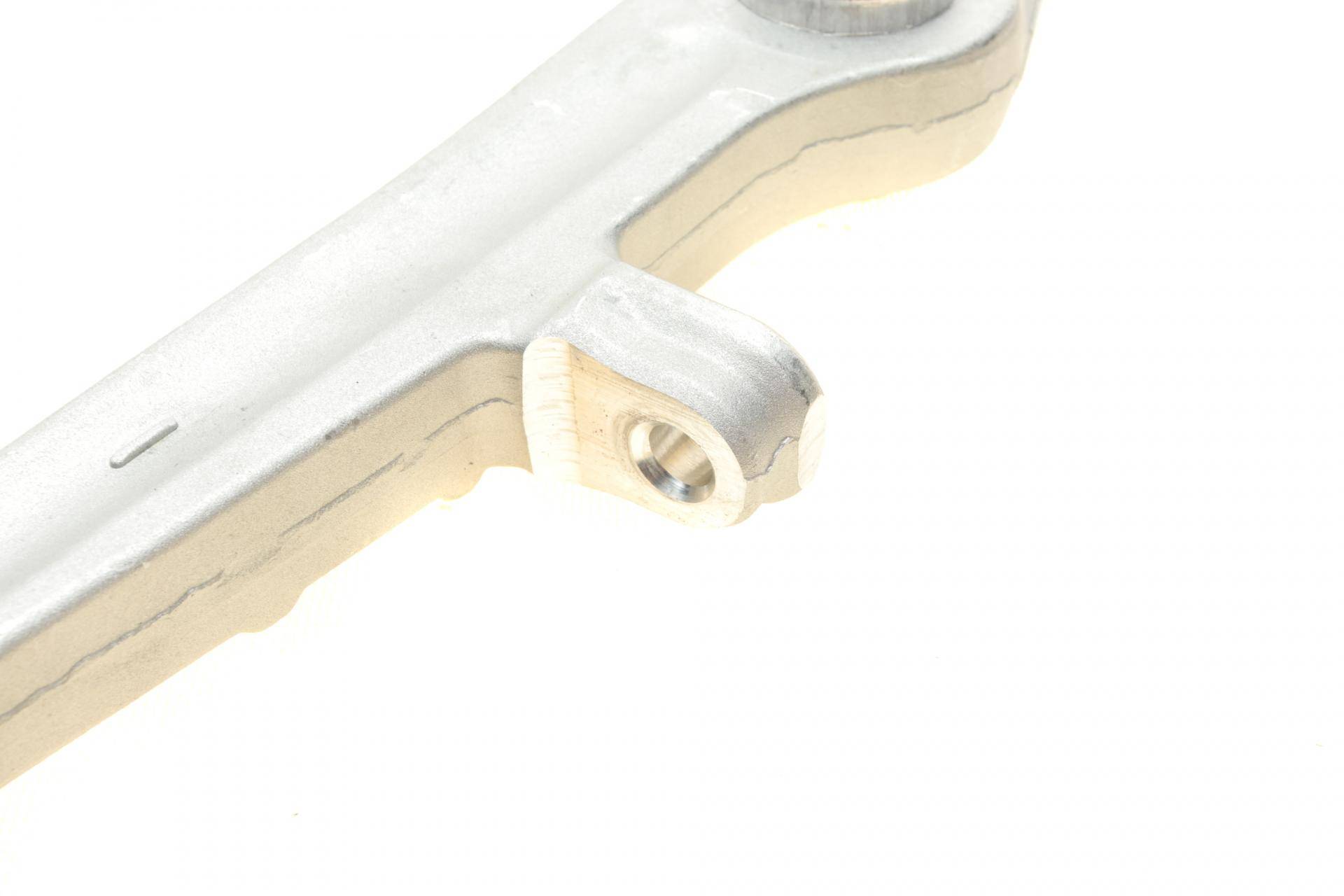 Важіль підвіски (передній/знизу) Audi A4/A6/VW Passat B5 94-09