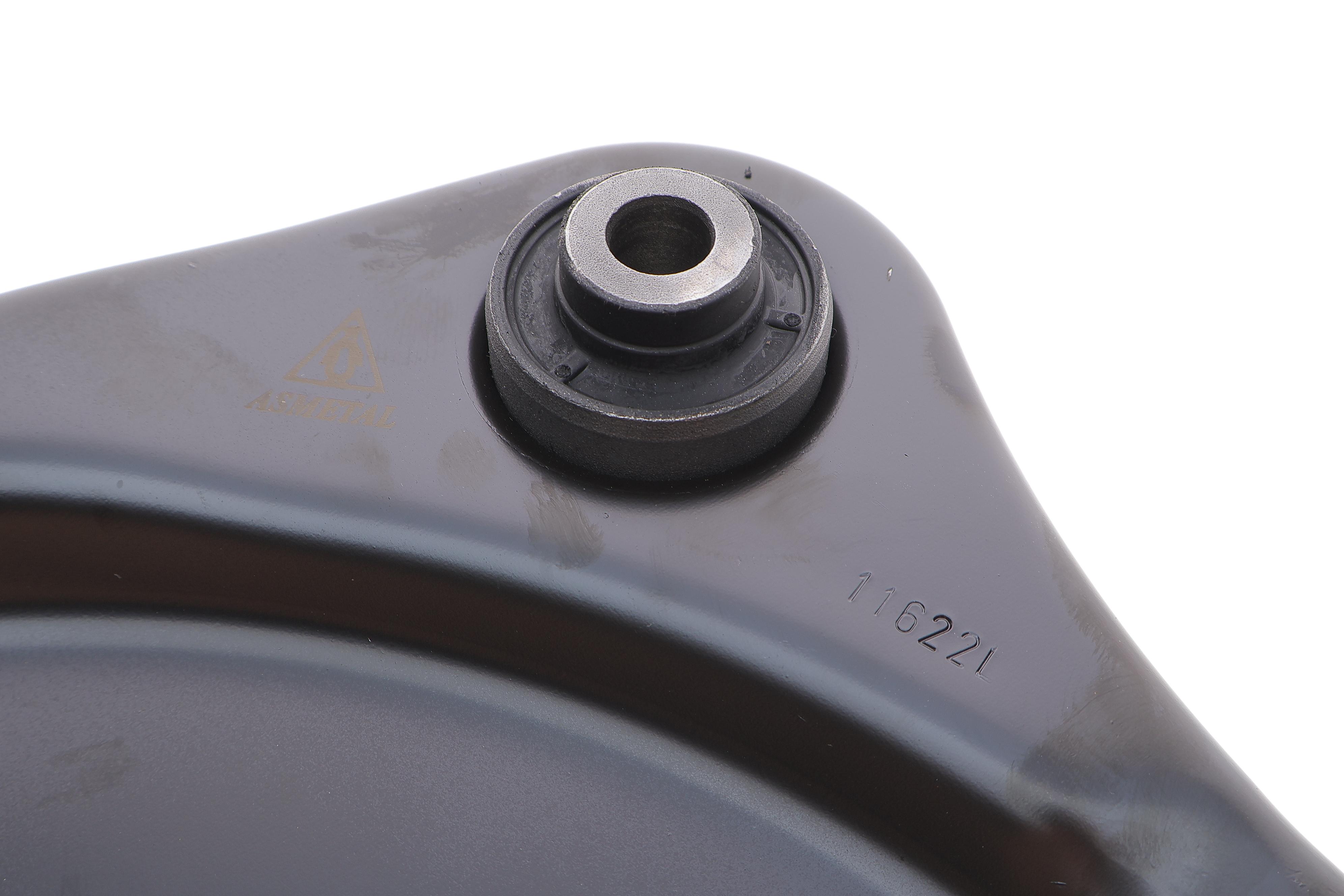 Важіль підвіски (передній) (L) Nissan Juke/Leaf 10-