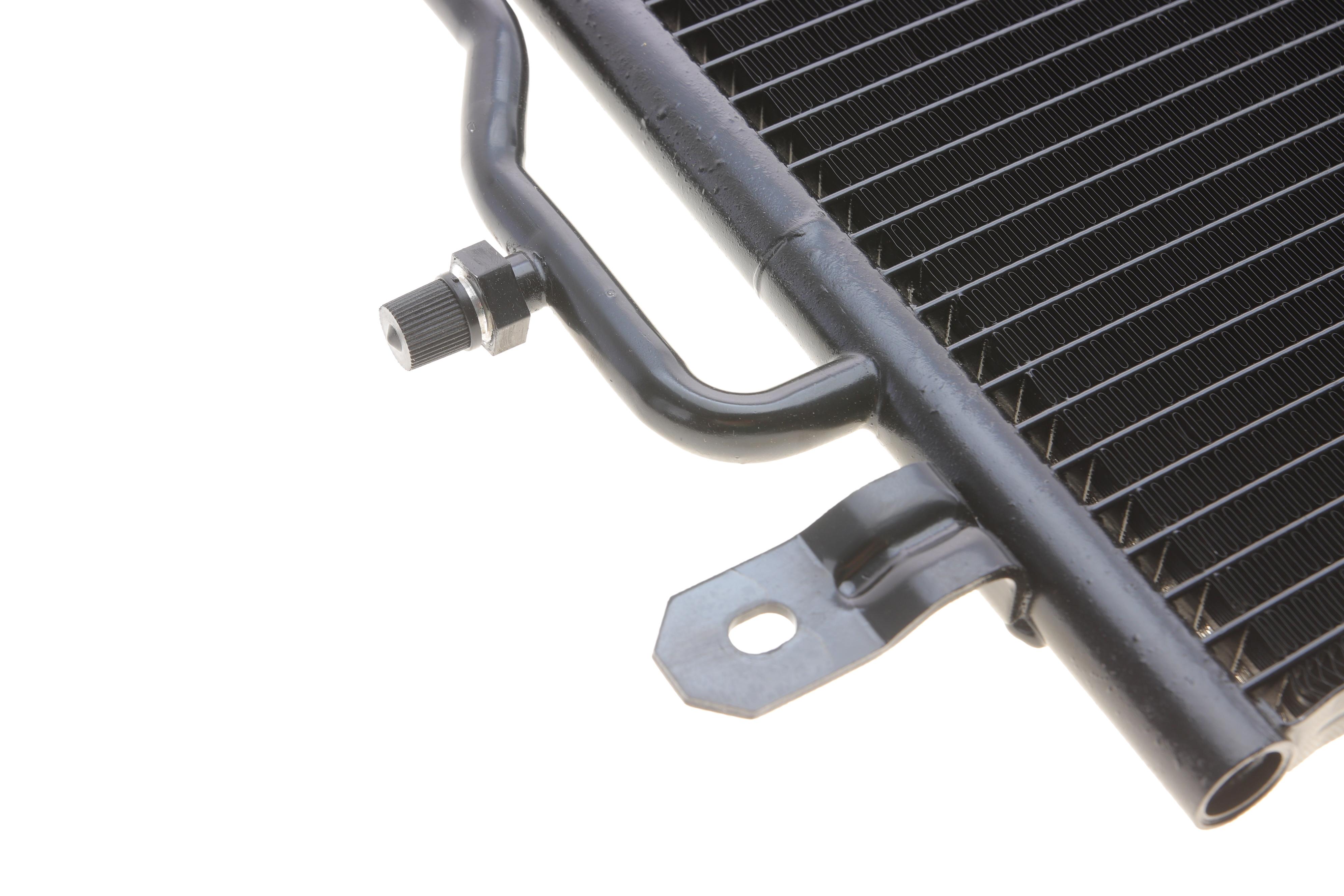 Радіатор кондиціонера Audi A4/A6 00-12