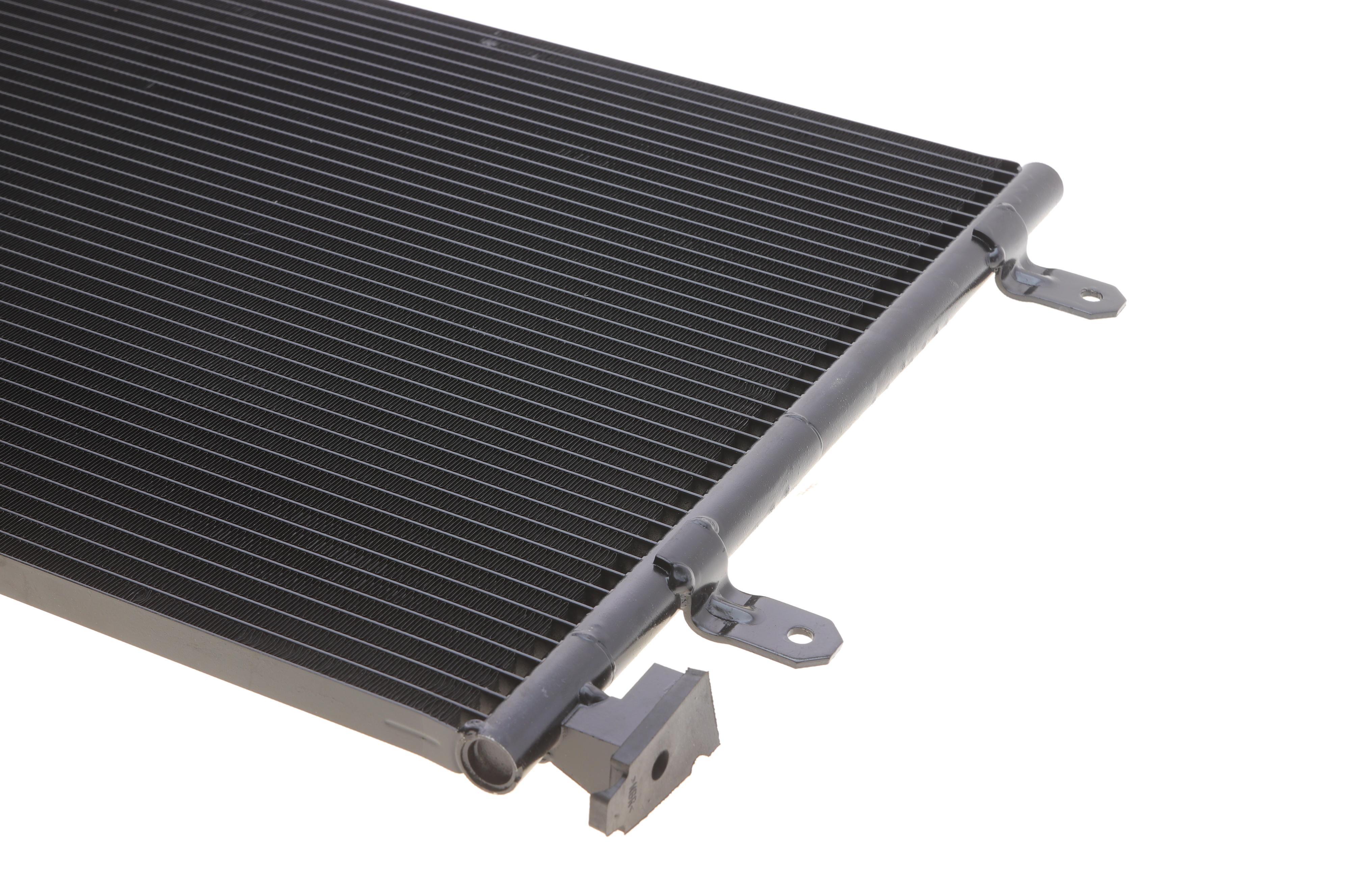 Радіатор кондиціонера Audi A4/A6 00-12