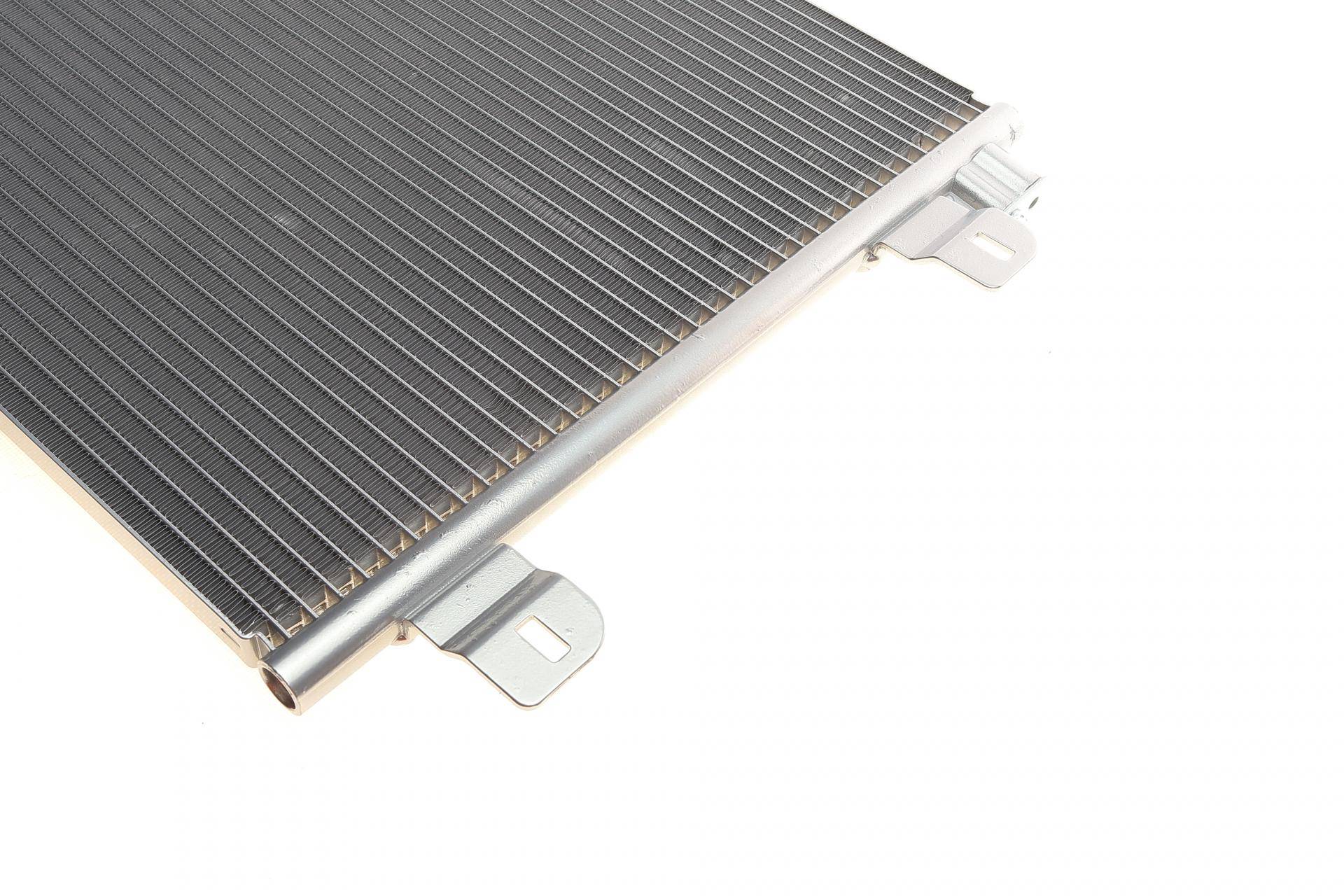 Радіатор кондиціонера Renault Master 1.9-3.0dCi 01-