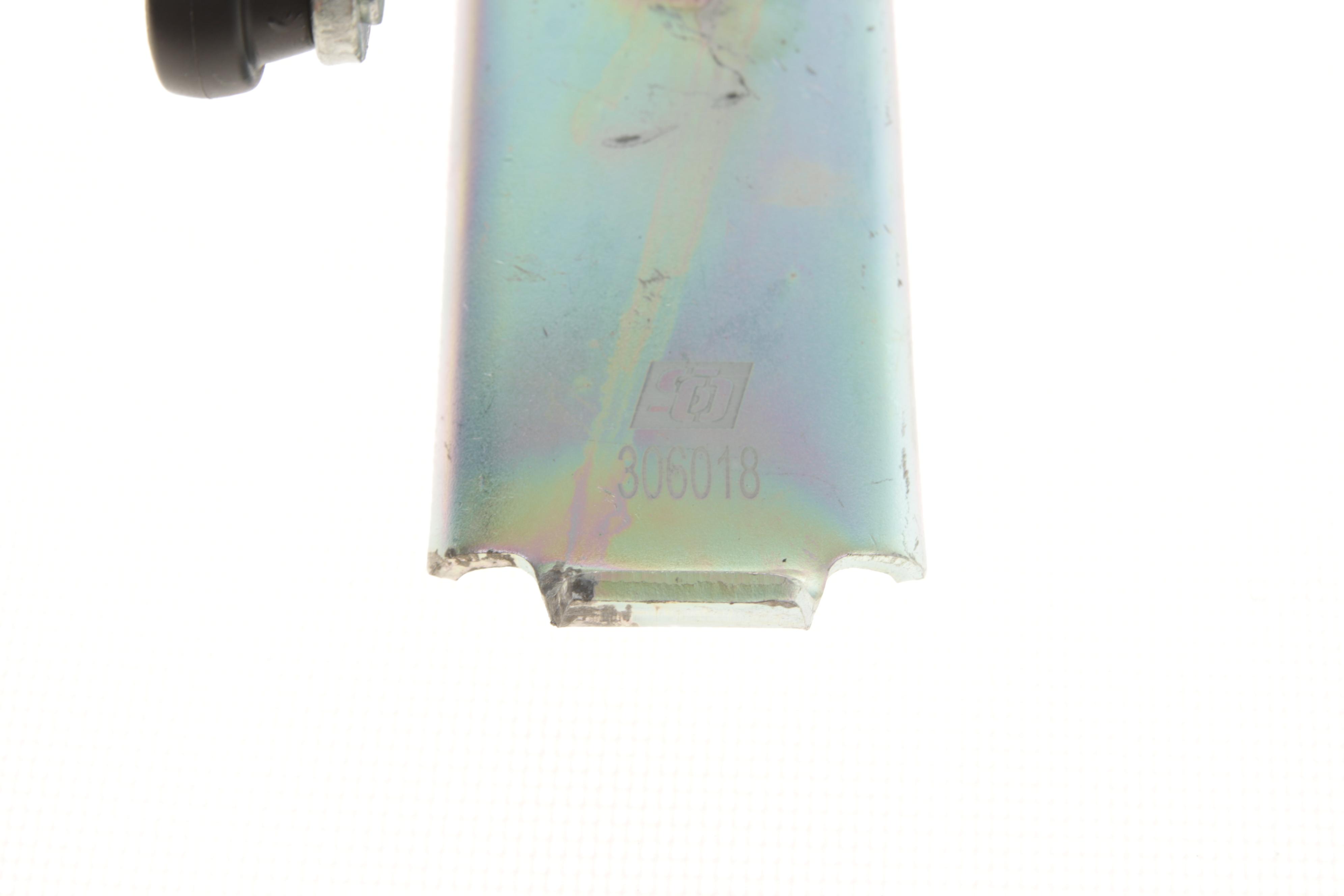 Ролик дверей (бічних/середній) MB Vito (W638) 96-03 (з кронштейном)