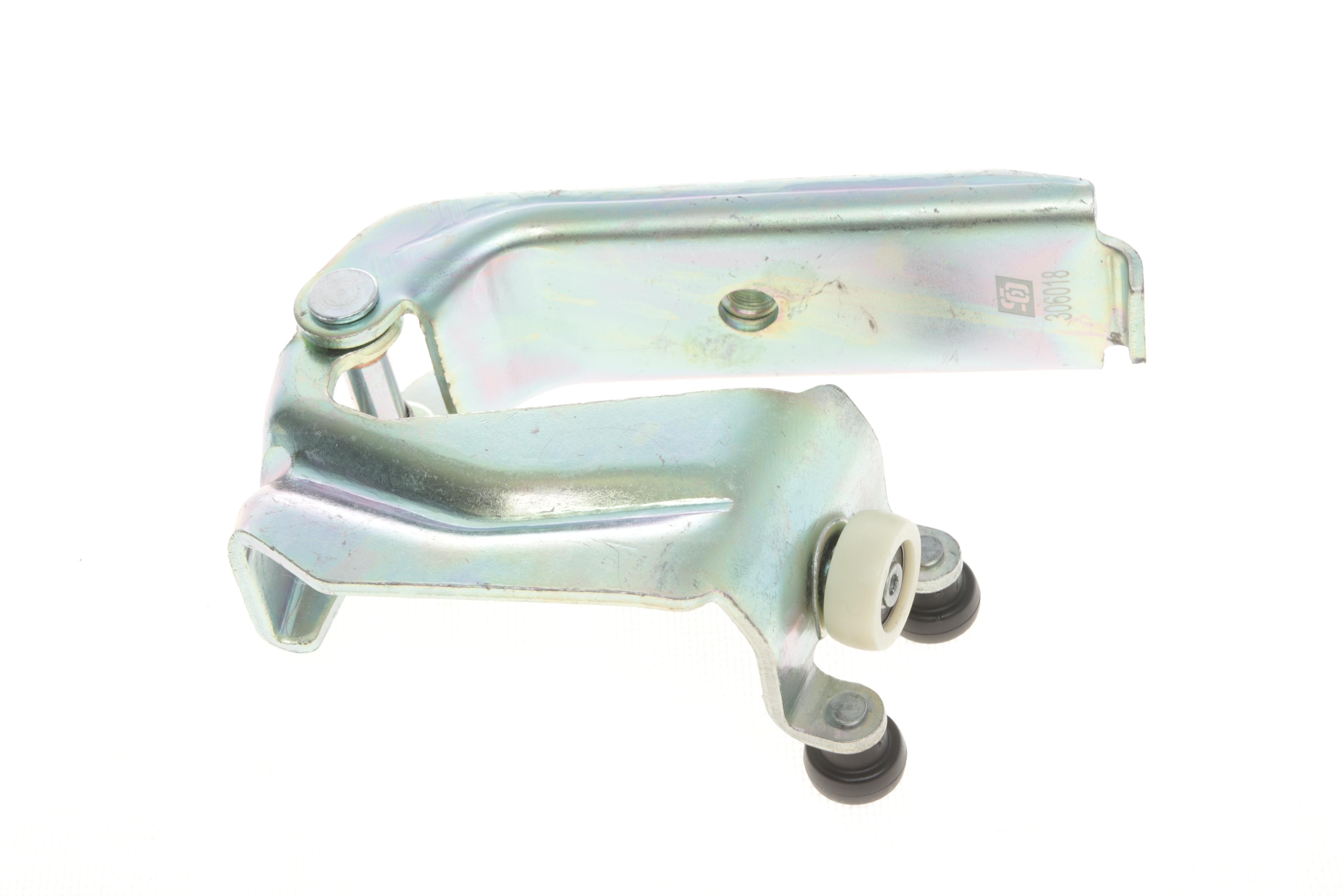 Ролик дверей (бічних/середній) MB Vito (W638) 96-03 (з кронштейном)