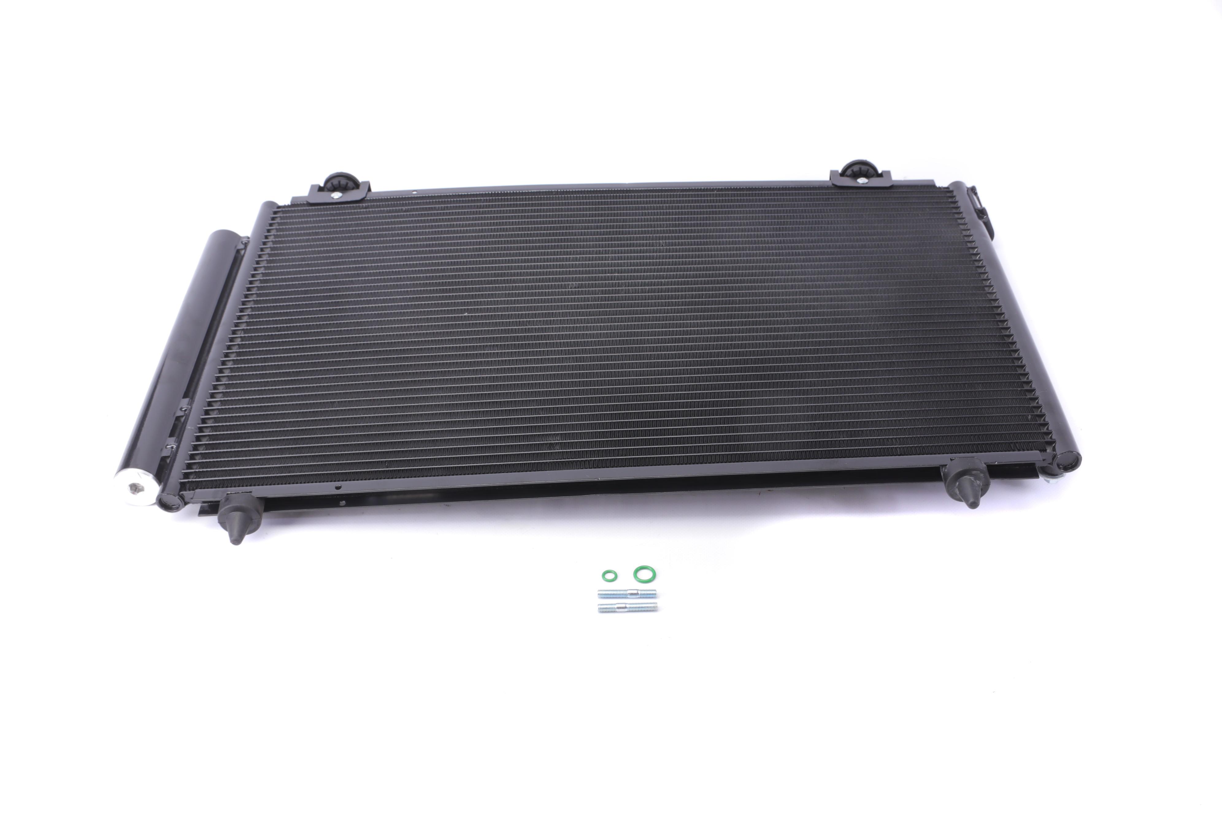 Радіатор кондиціонера (з осушувачем) Toyota Avensis 1.6-2.4 03-