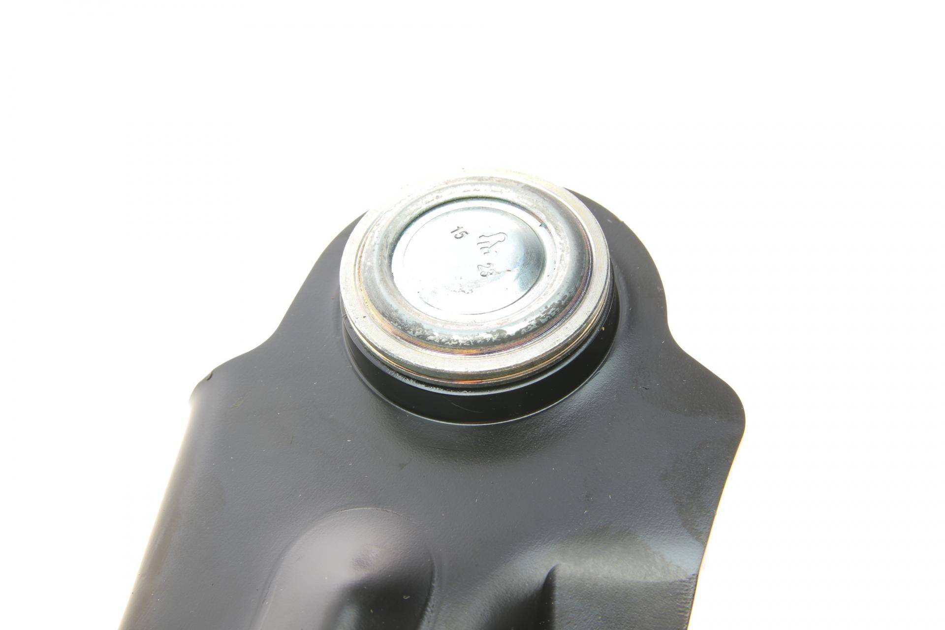 Важіль підвіски (передній/знизу) (R) Renault Megane II/Scenic II 02-/Captur I 13- (з кульовою d=18mm)