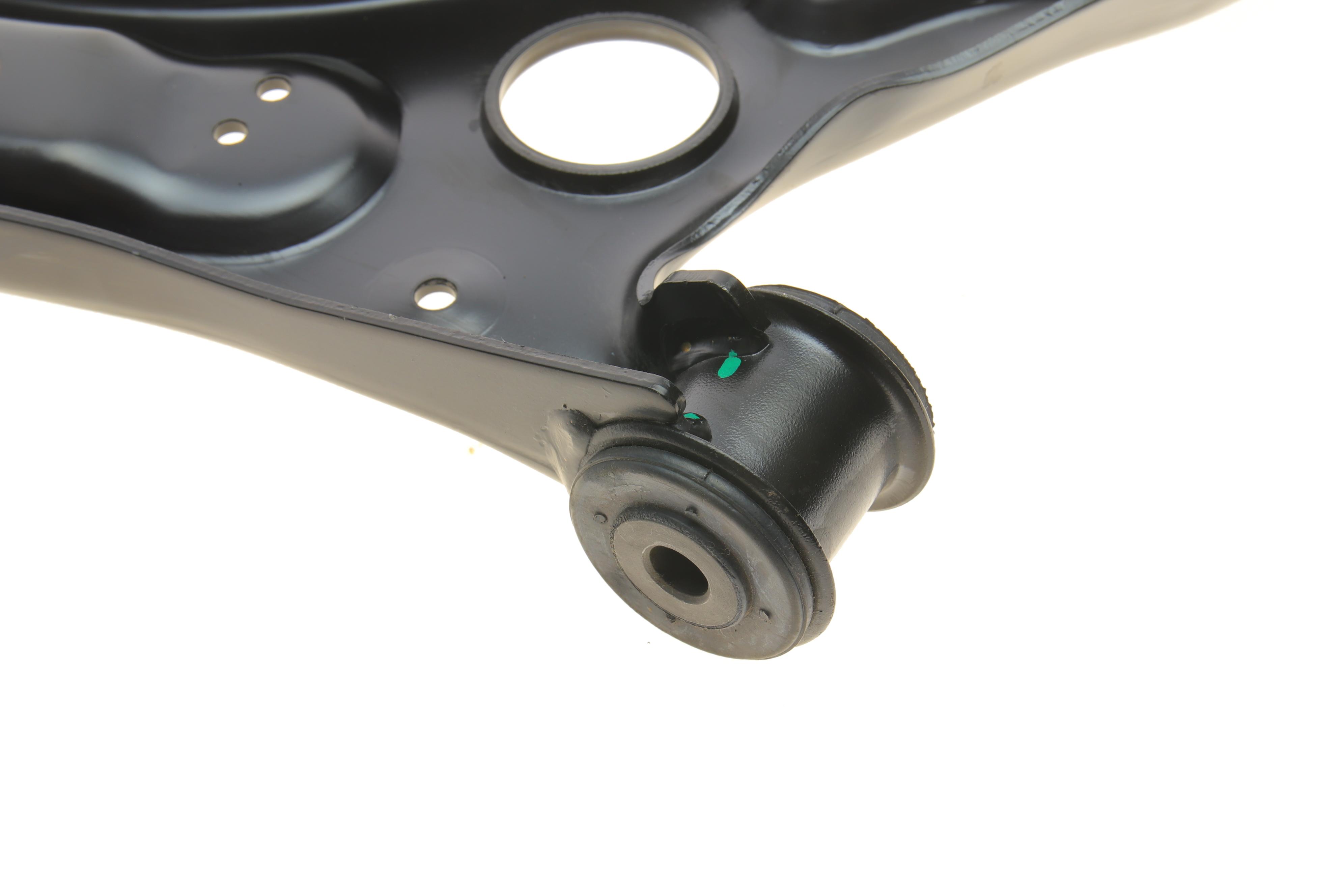 Важіль підвіски (передній/знизу) (L) VW Caddy 03-06/10