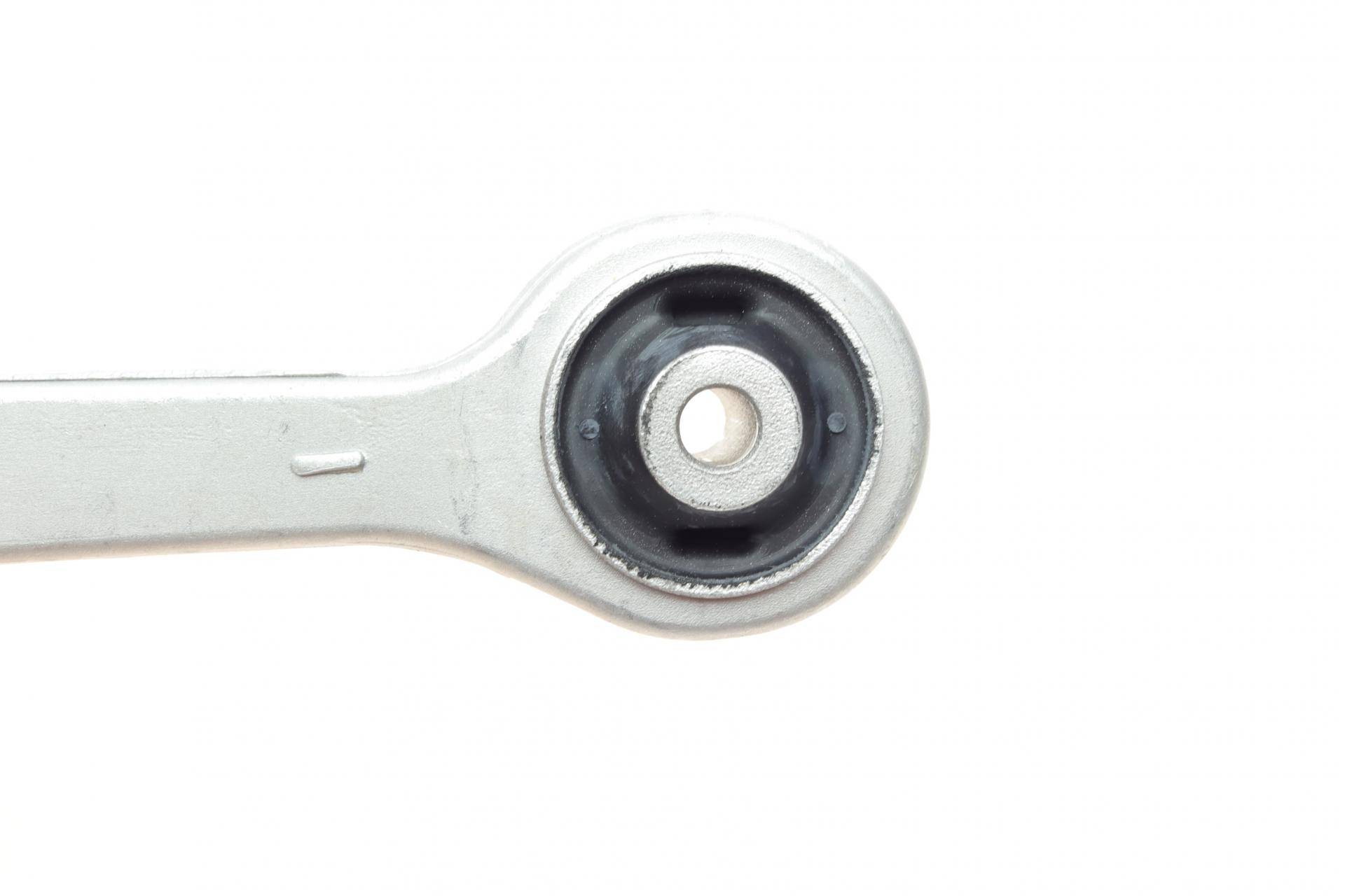 Важіль підвіски (передній/зверху) (L) Audi A4/A6/VW Passat B5 96-05