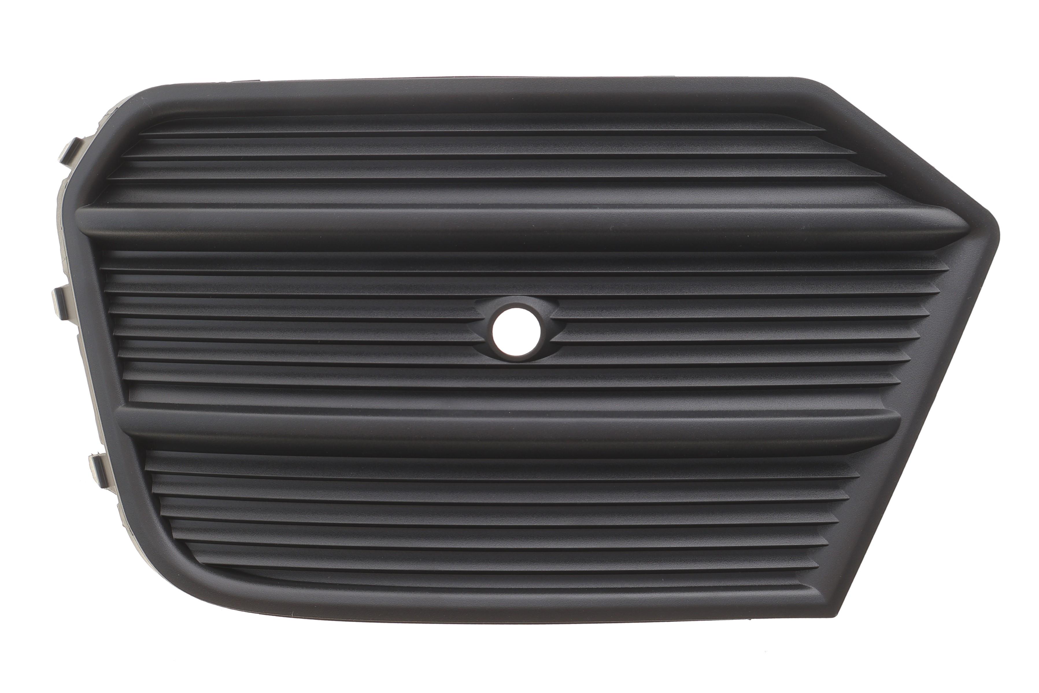 Вставка бампера (під протитуманку) Audi Q3 11-18 (L)(пошкоджене кріплення)