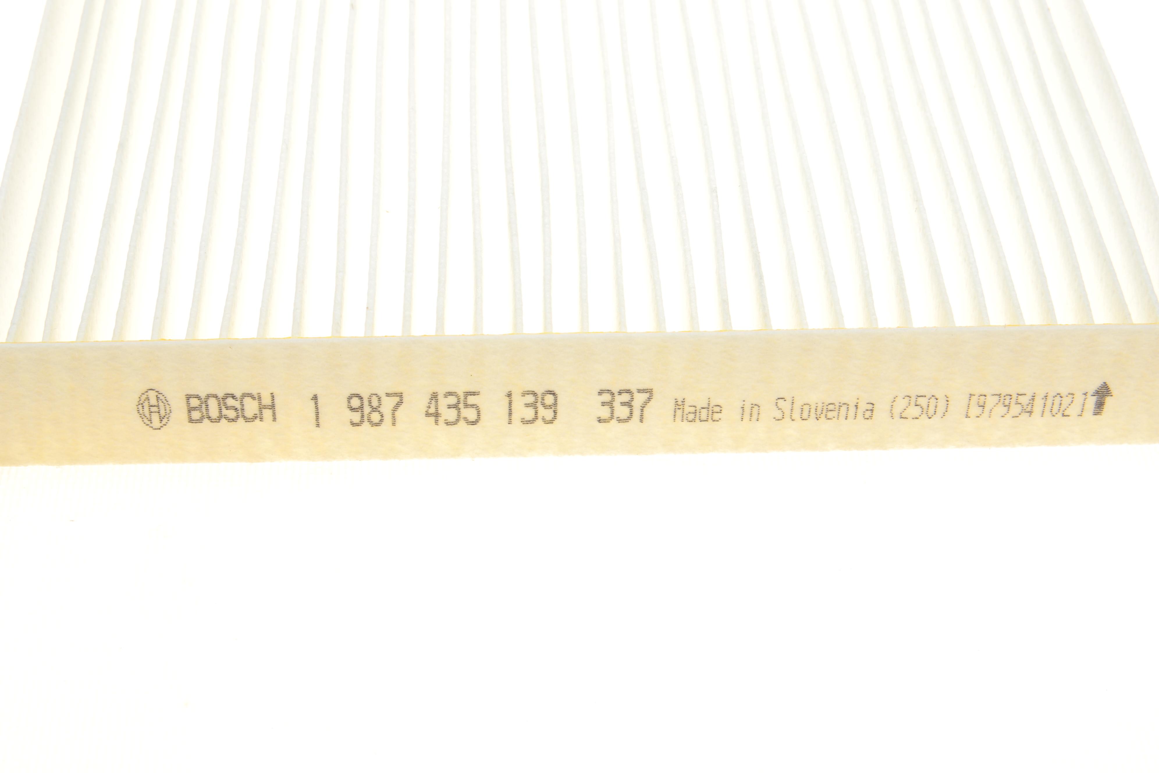 Фільтр салону Chrysler Grand Voyager 2.8CRDI/3.6 24V 07- (вугільний)