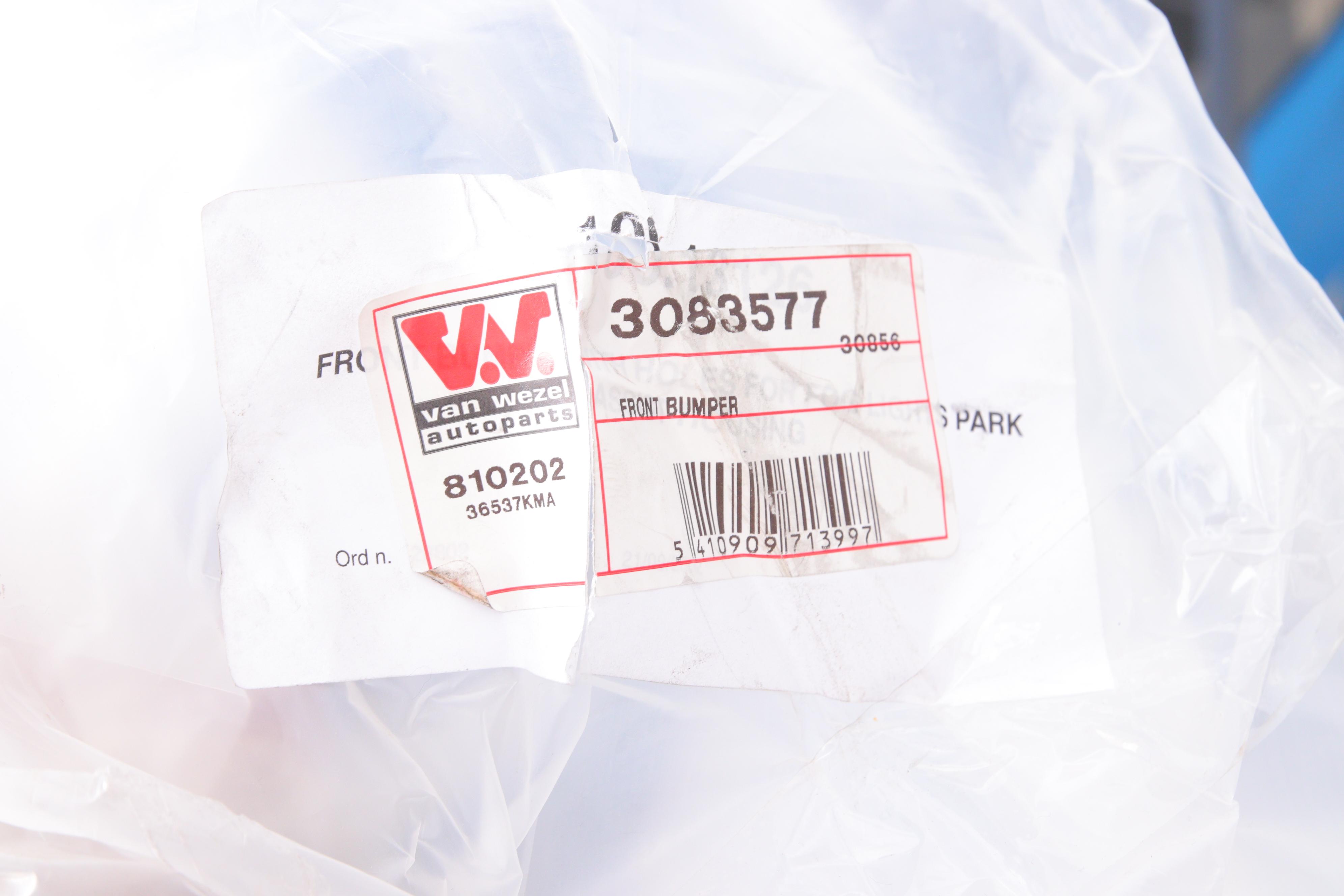 Бампер (передній) MB Sprinter 08- (з отвором для протитуманних фар)