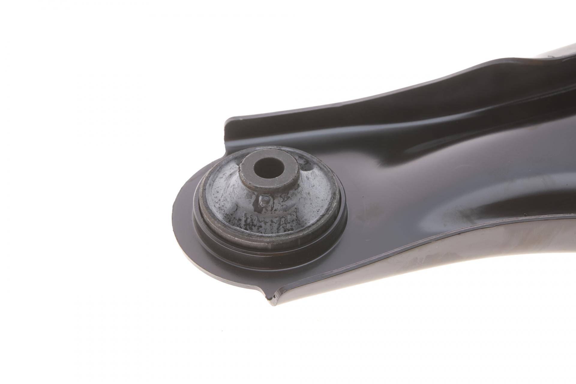 Важіль підвіски (передній/знизу) (R) Nissan Juke/Leaf 10-