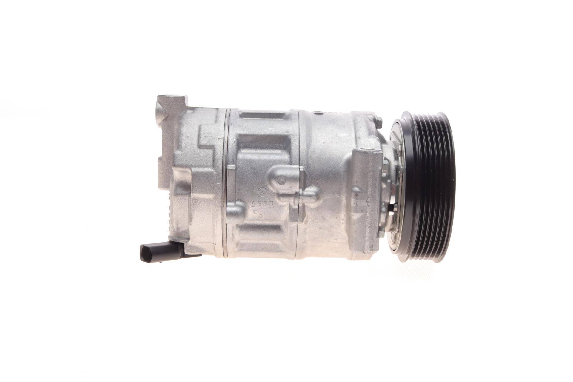 Компресор кондиціонера Audi A6 2.0 11-