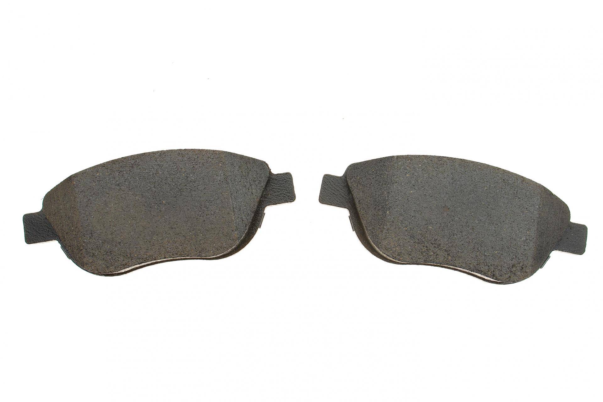 Колодки гальмівні (передні) Fiat Doblo/Qubo 10-/Punto/500C 08-/Opel Combo 12- (+датчик)