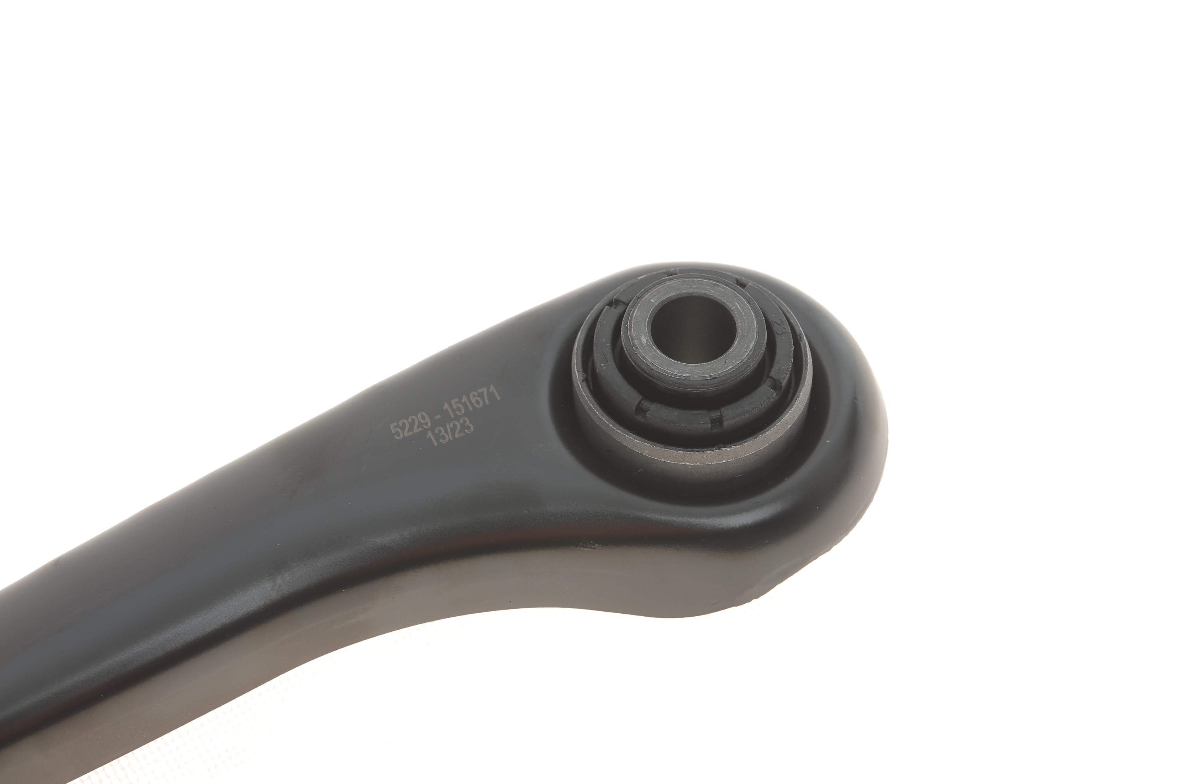 Важіль підвіски (задній/знизу) (R) Audi A3/Skoda Octavia/SuperB/VW Golf/Passat/Touran/Tiguan 03-